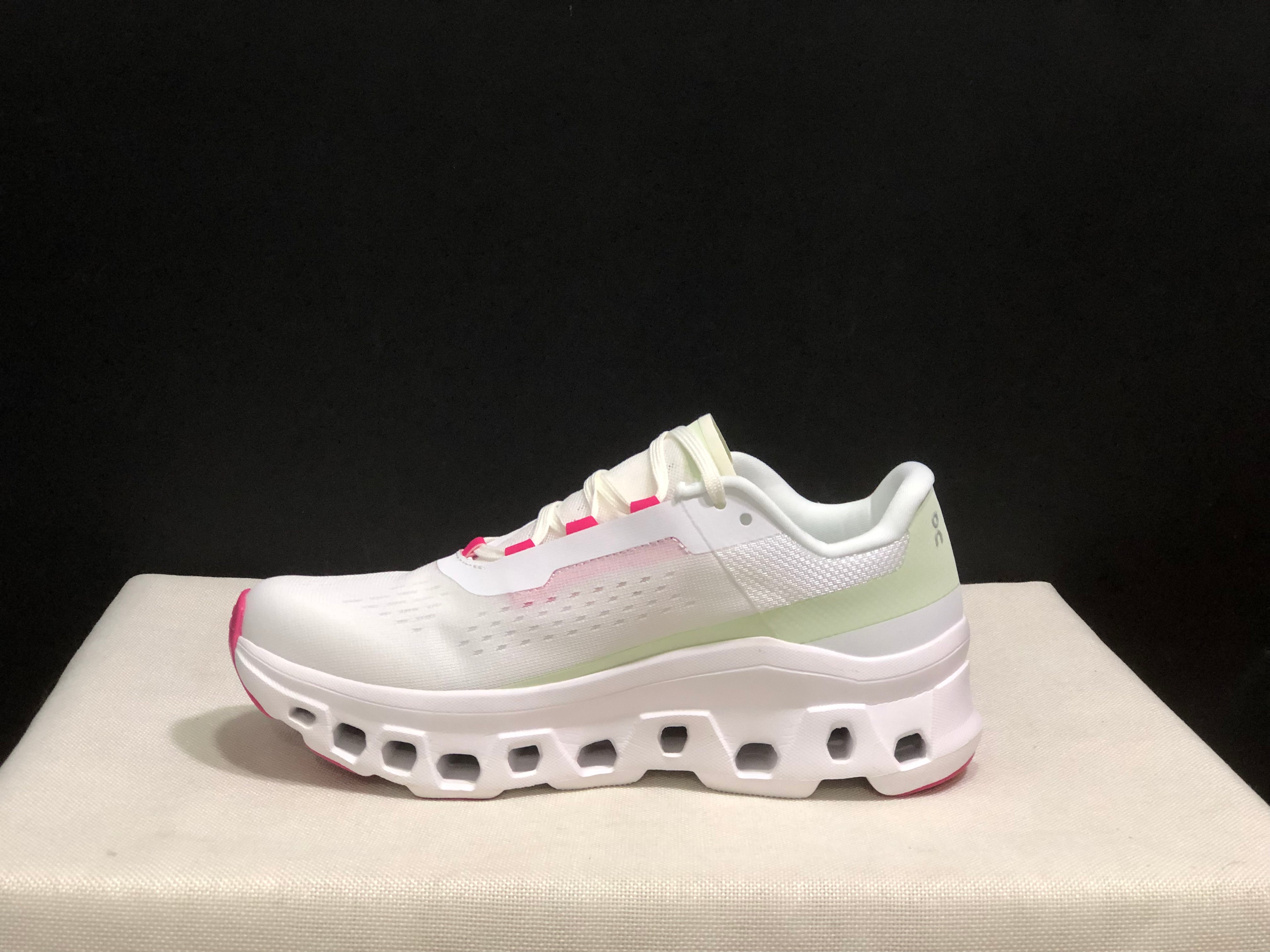 On Running Cloudmonster Anti-Slip Running Shoes White/Lima