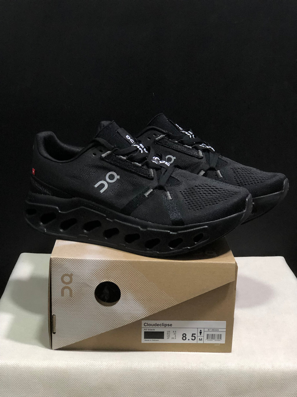 On Running Cloudeclipse Soft And Comfortable Running Shoes All Black