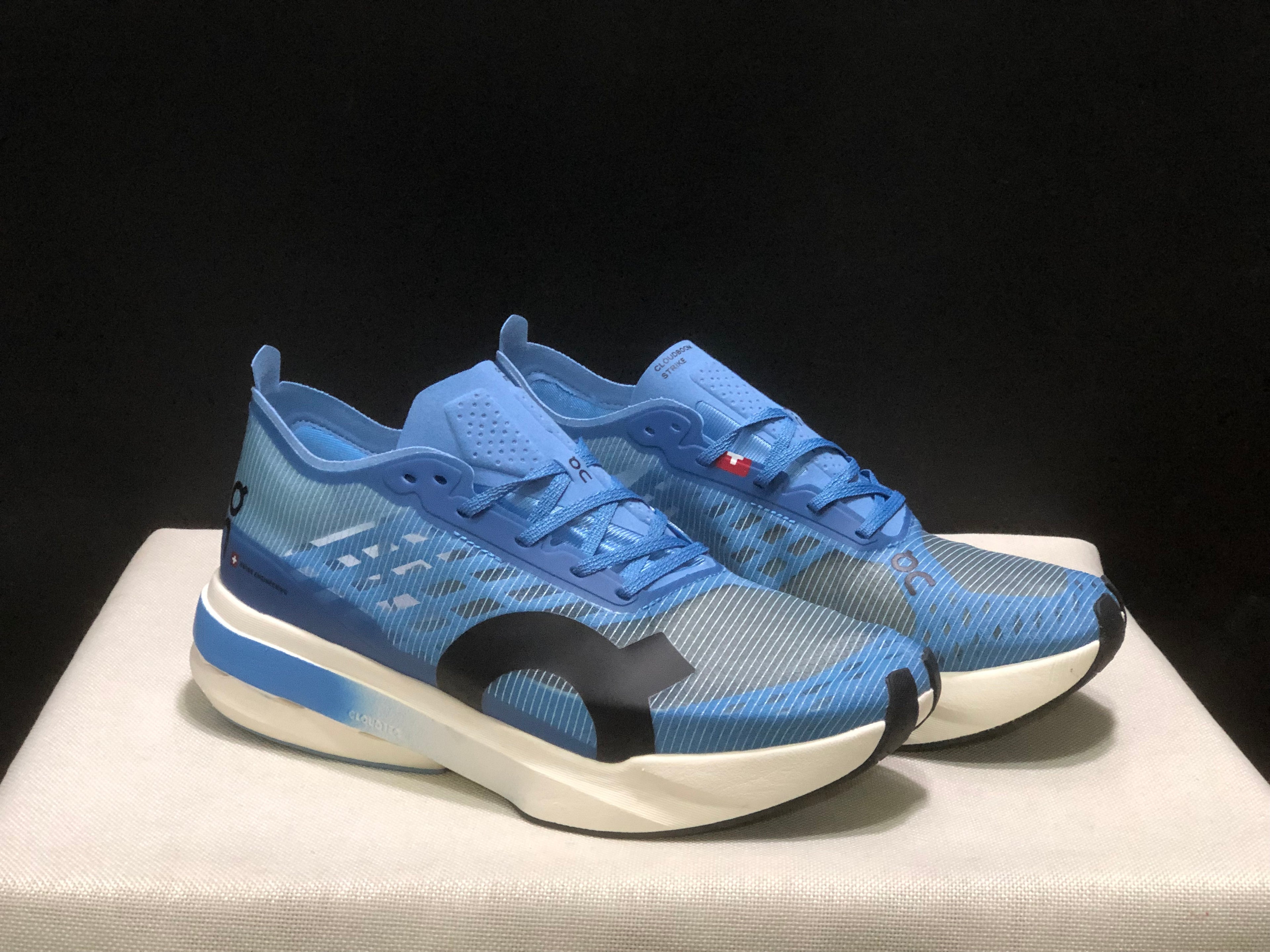 On Running Cloudspike Amplius Shock-Absorbing And Wear-Resistant Marathon Road Running Shoes Blue