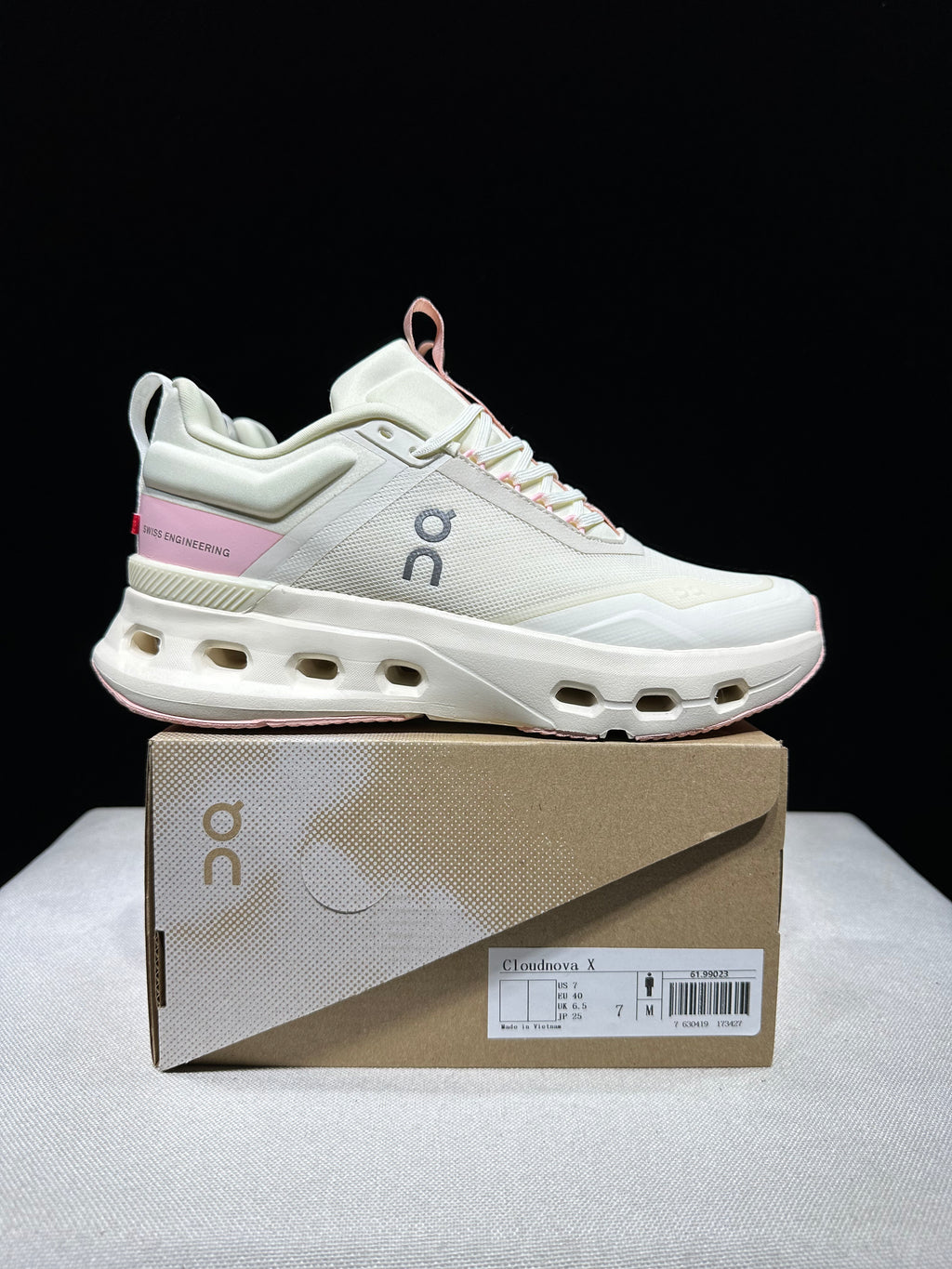 On Running Cloudnova X Comfortable Running Shoes Ivory/Pink
