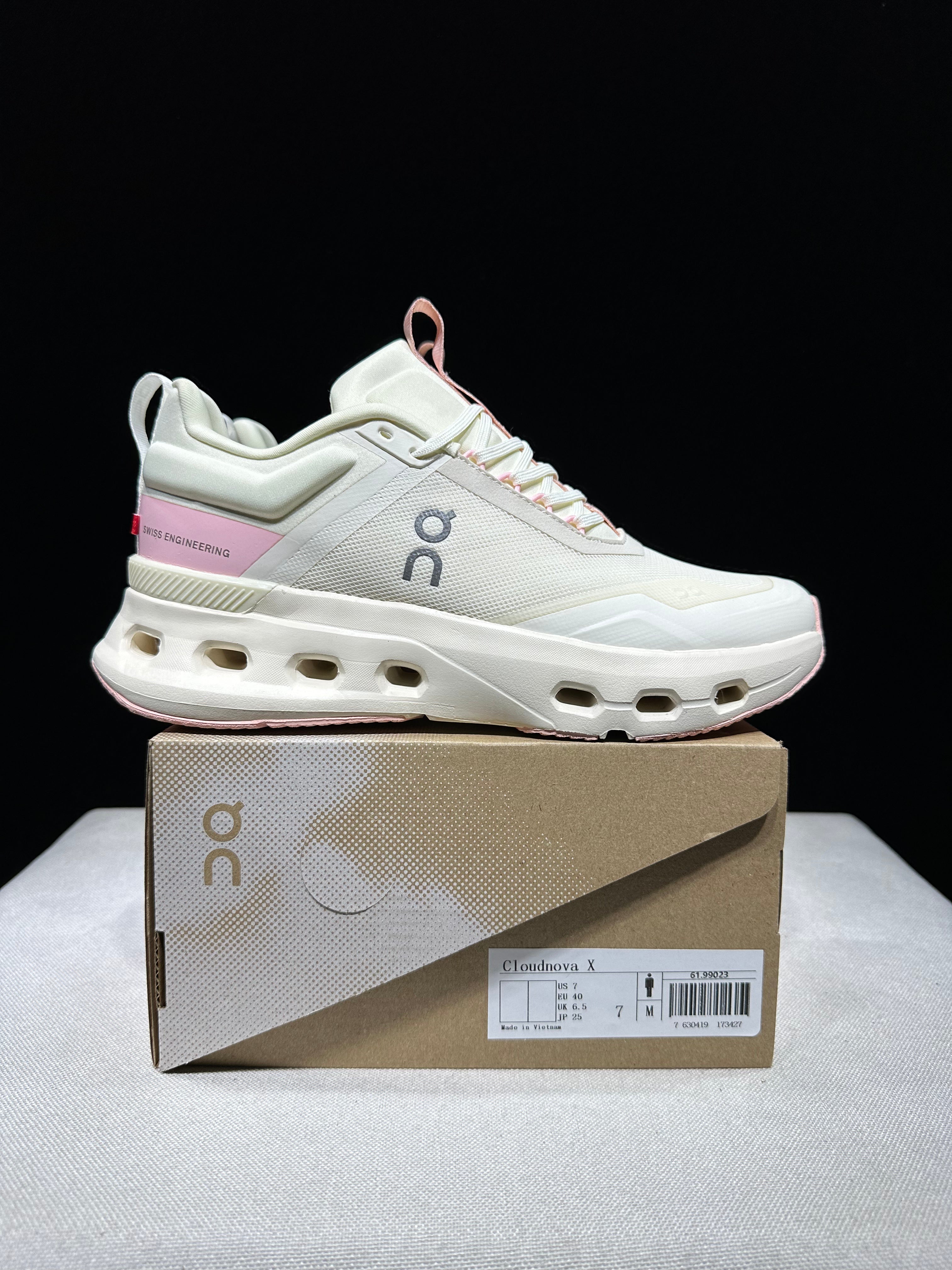 On Running Cloudnova X Comfortable Running Shoes Ivory/Pink