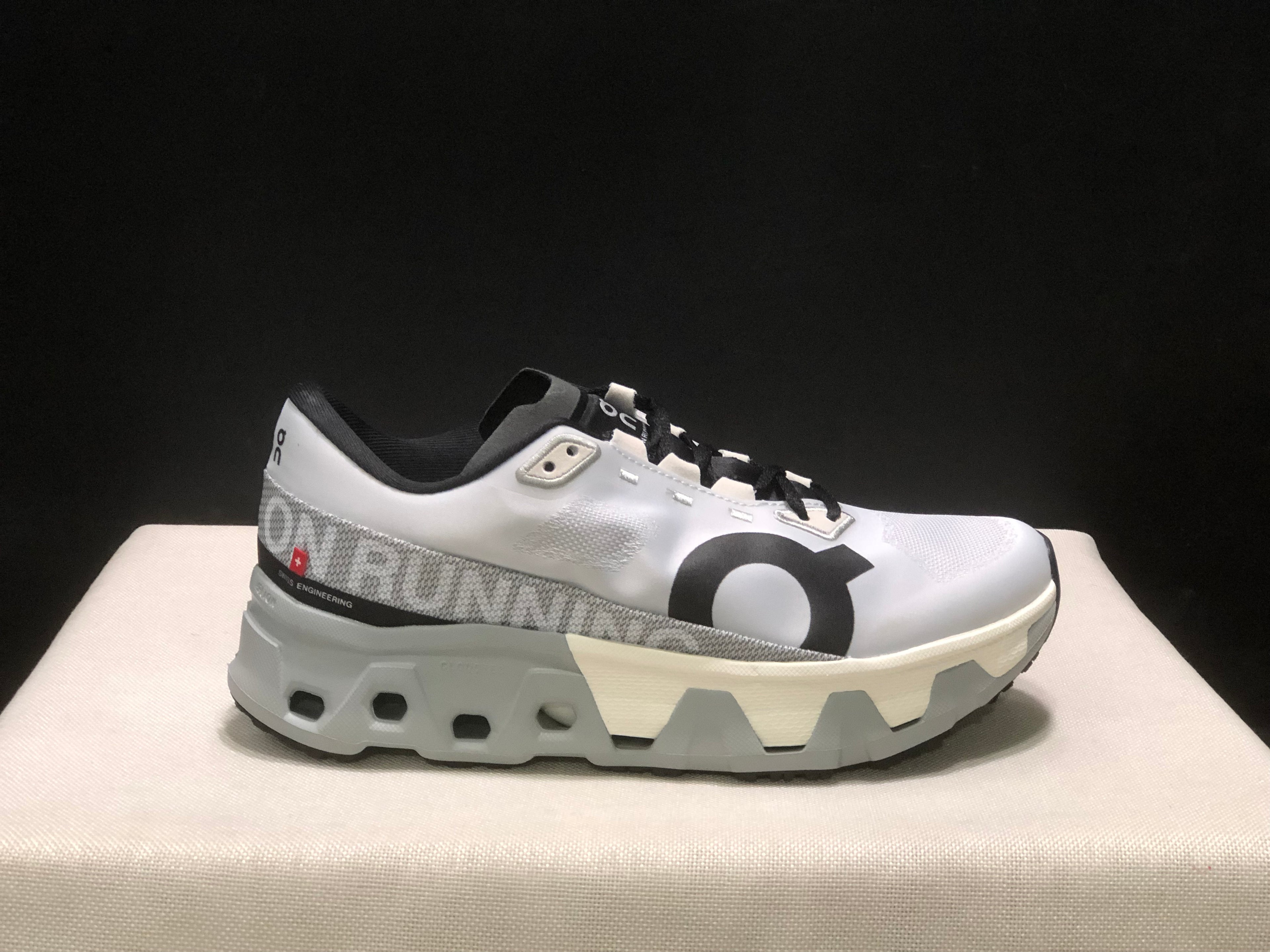 On Running Cloudmonster Hyper Running Shoes Light Grey/Black