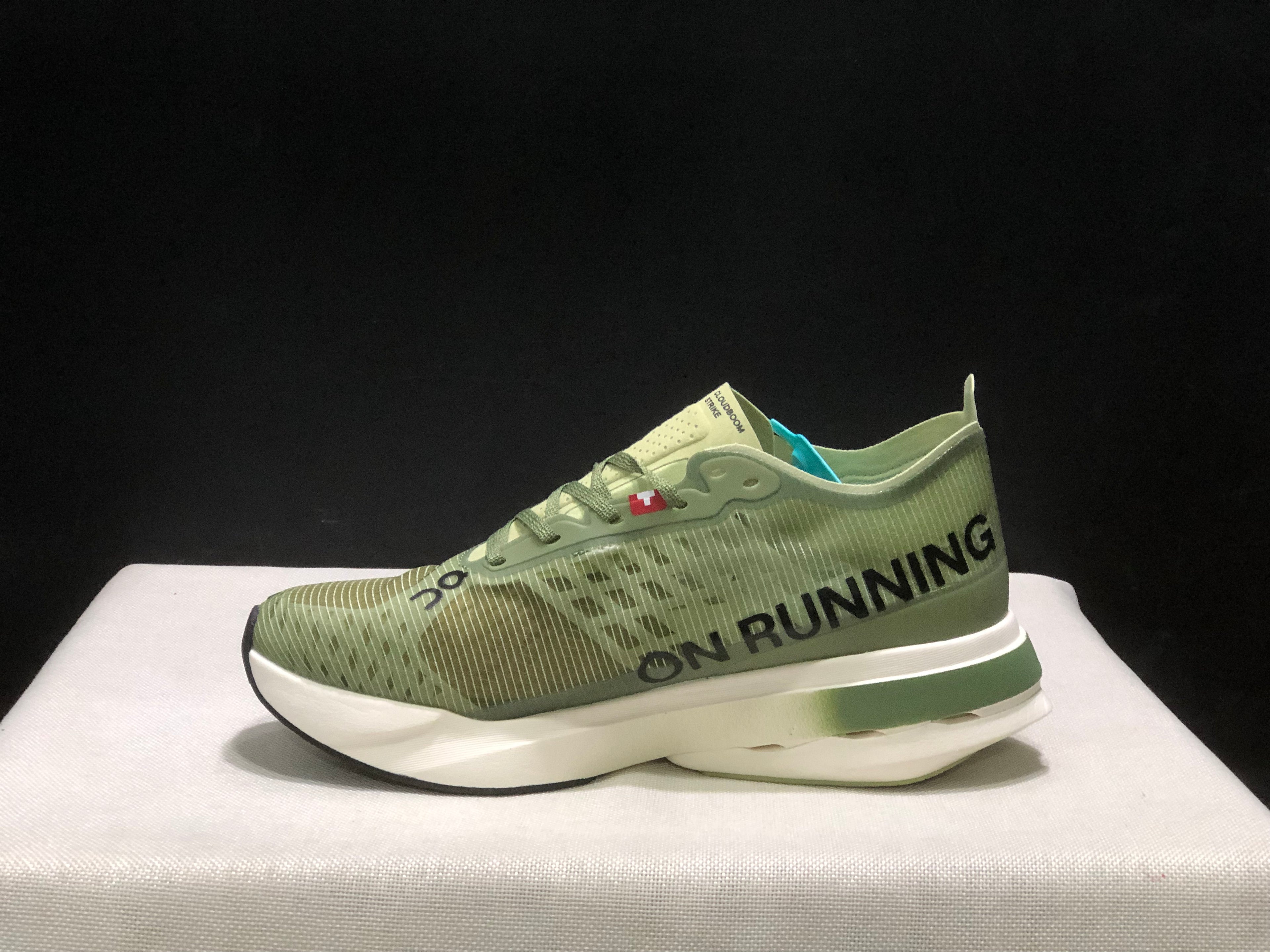 On Running Cloudspike Amplius Shock-Absorbing And Wear-Resistant Marathon Road Running Shoes Green