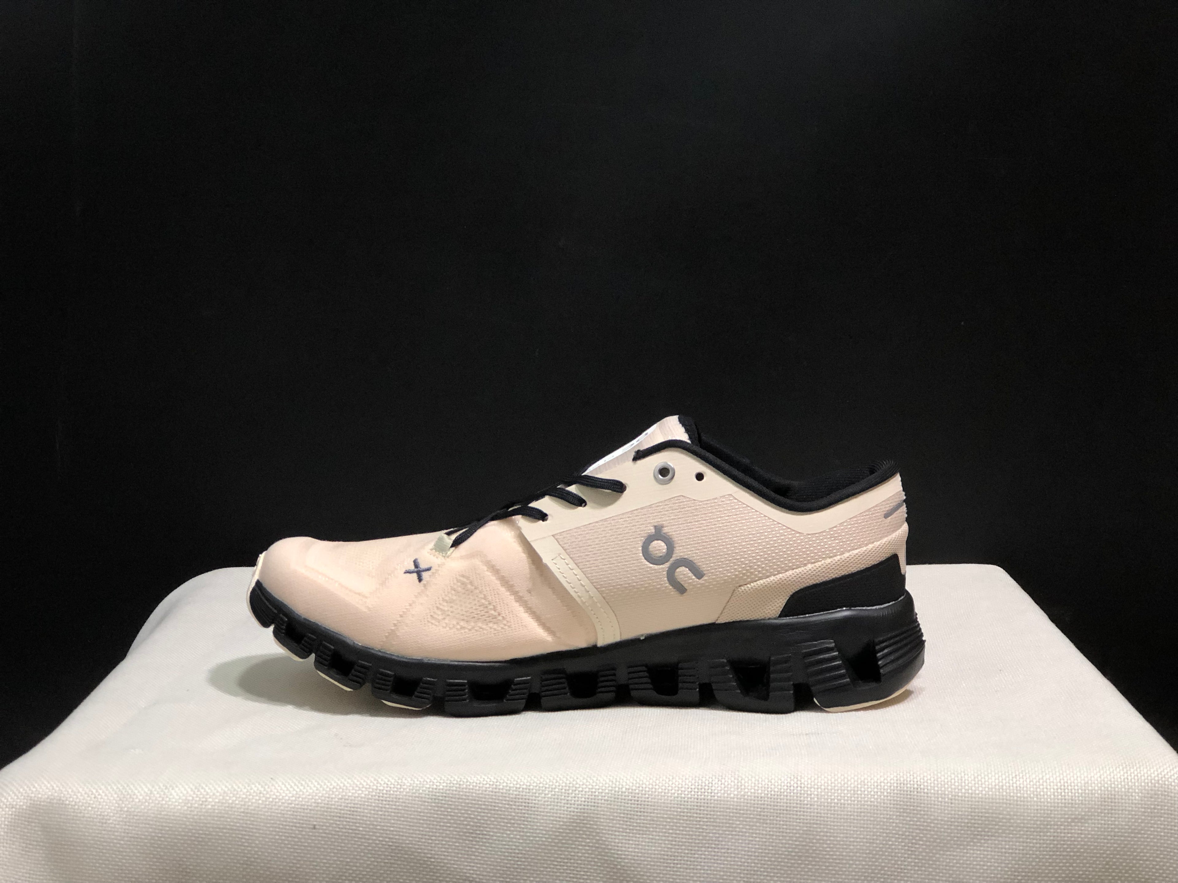 On Running Cloud X3 Shift Multi-Functional Running Shoes Yellow Tan
