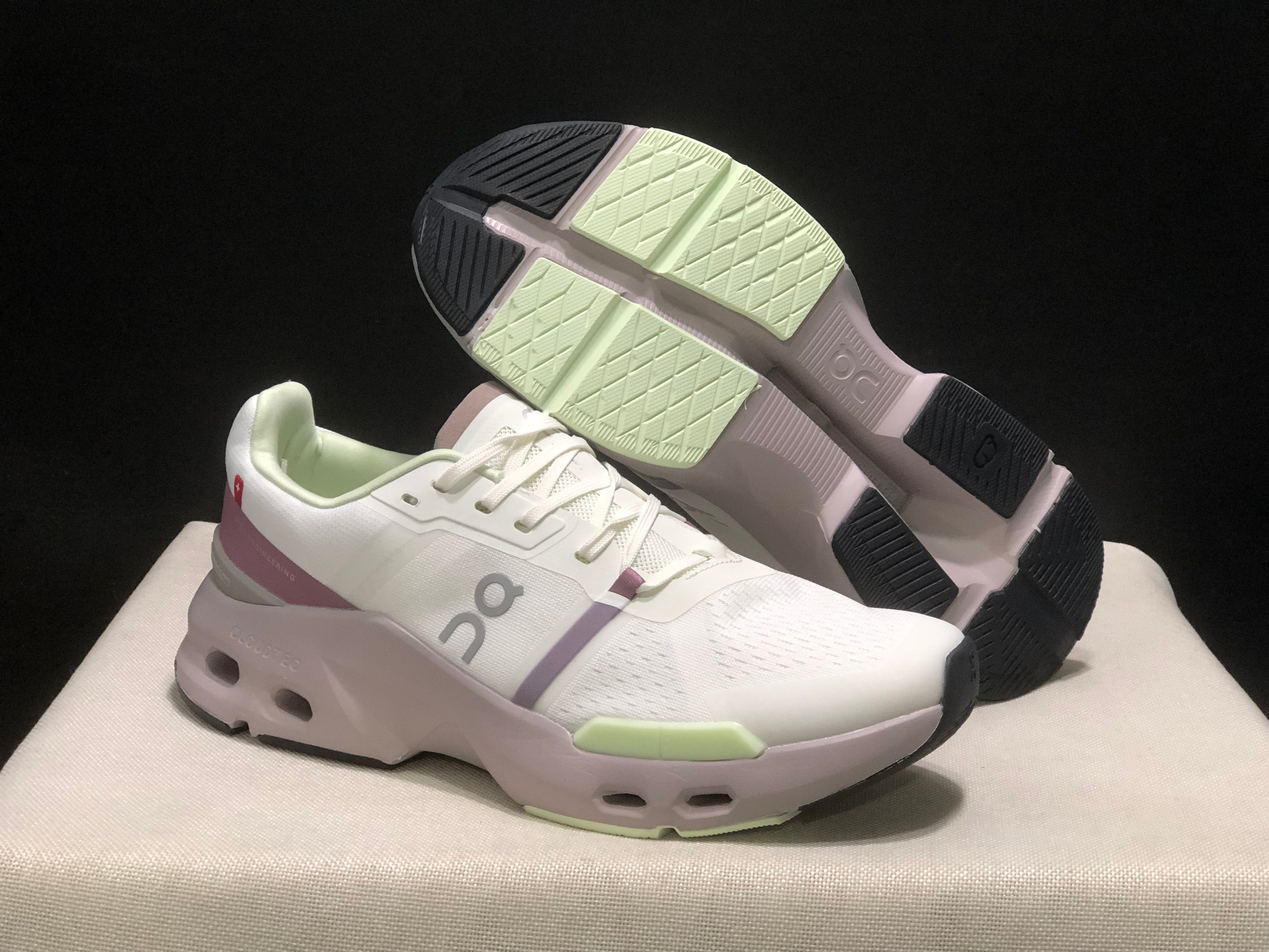 On Running Cloudpulse Comfortable Running Shoes Ivory/Fade