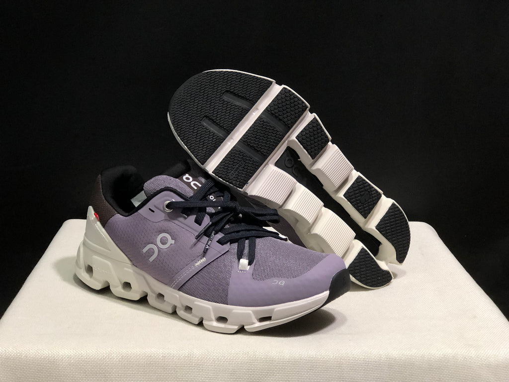On Running Cloudflow 4 Shock-Absorbing And Wear-Resistant Running Shoes Shark/Pearl