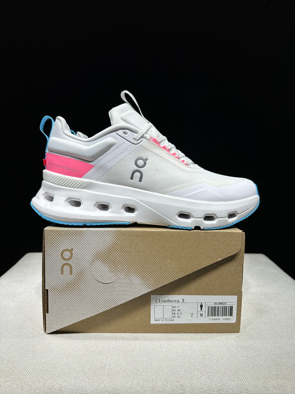 On Running Cloudnova X Comfortable Running Shoes Grayish-White