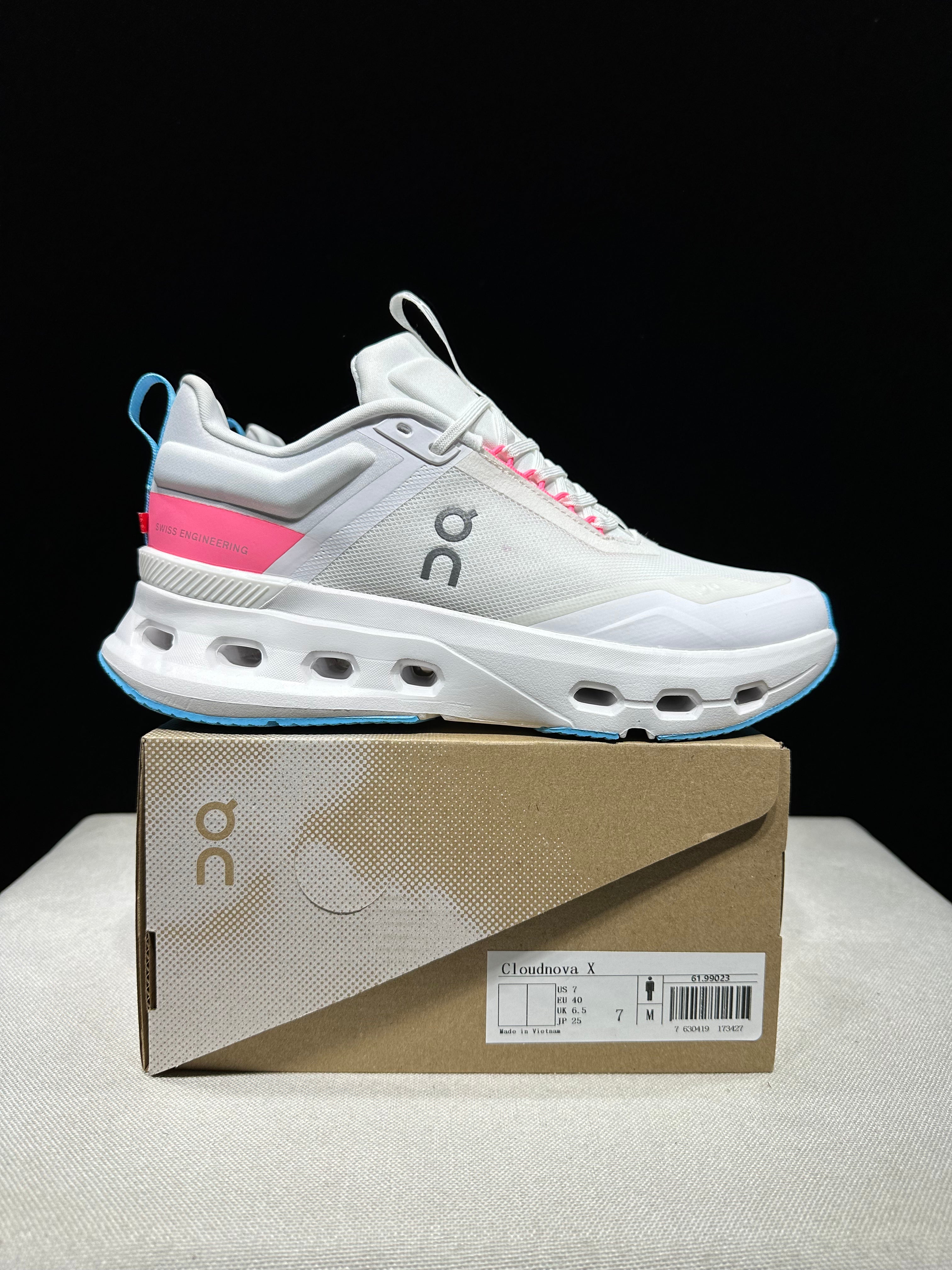 On Running Cloudnova X Comfortable Running Shoes Grayish-White