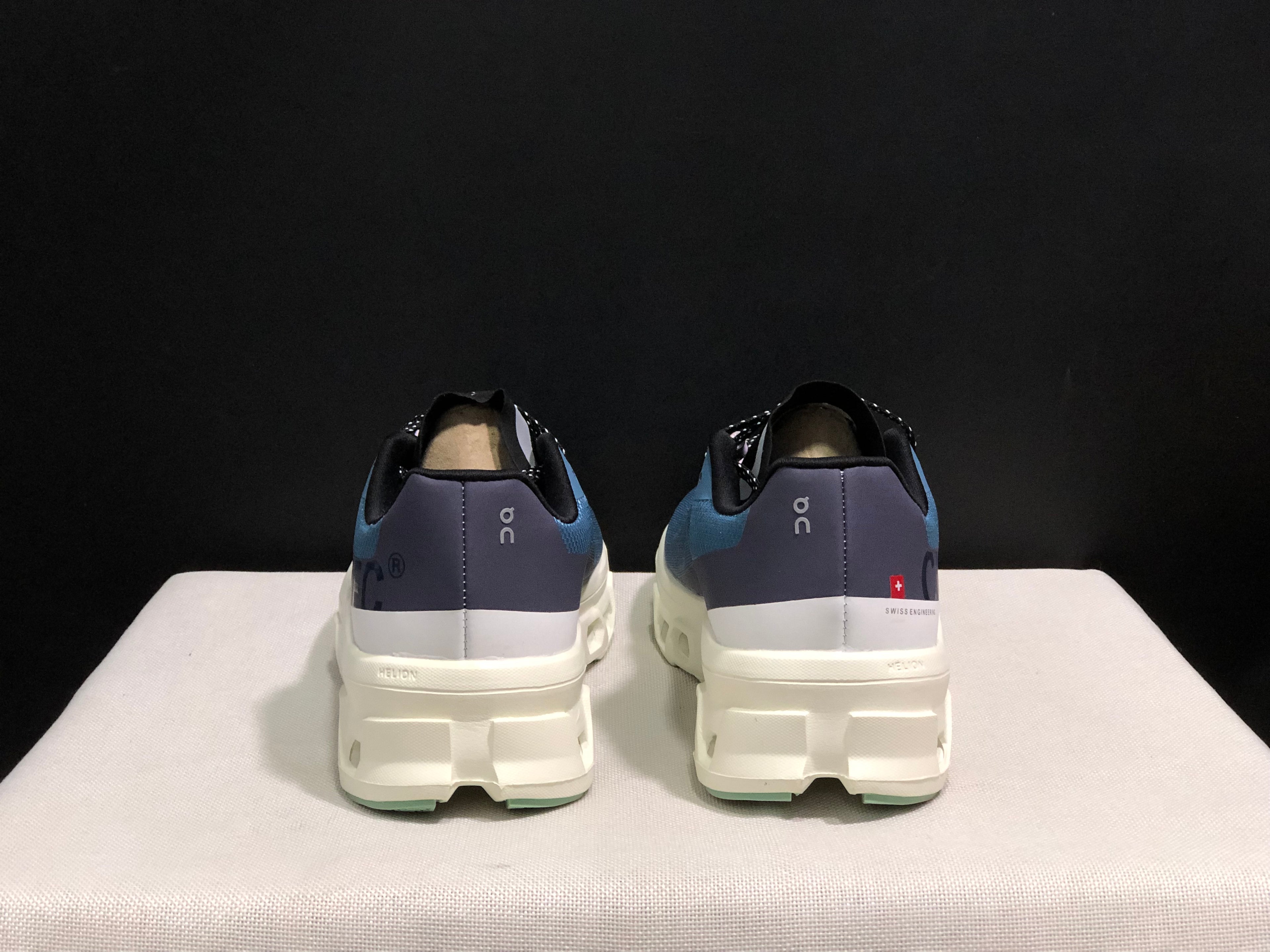On Running Cloudmonster Anti-Slip Running Shoes Blue/Ivory