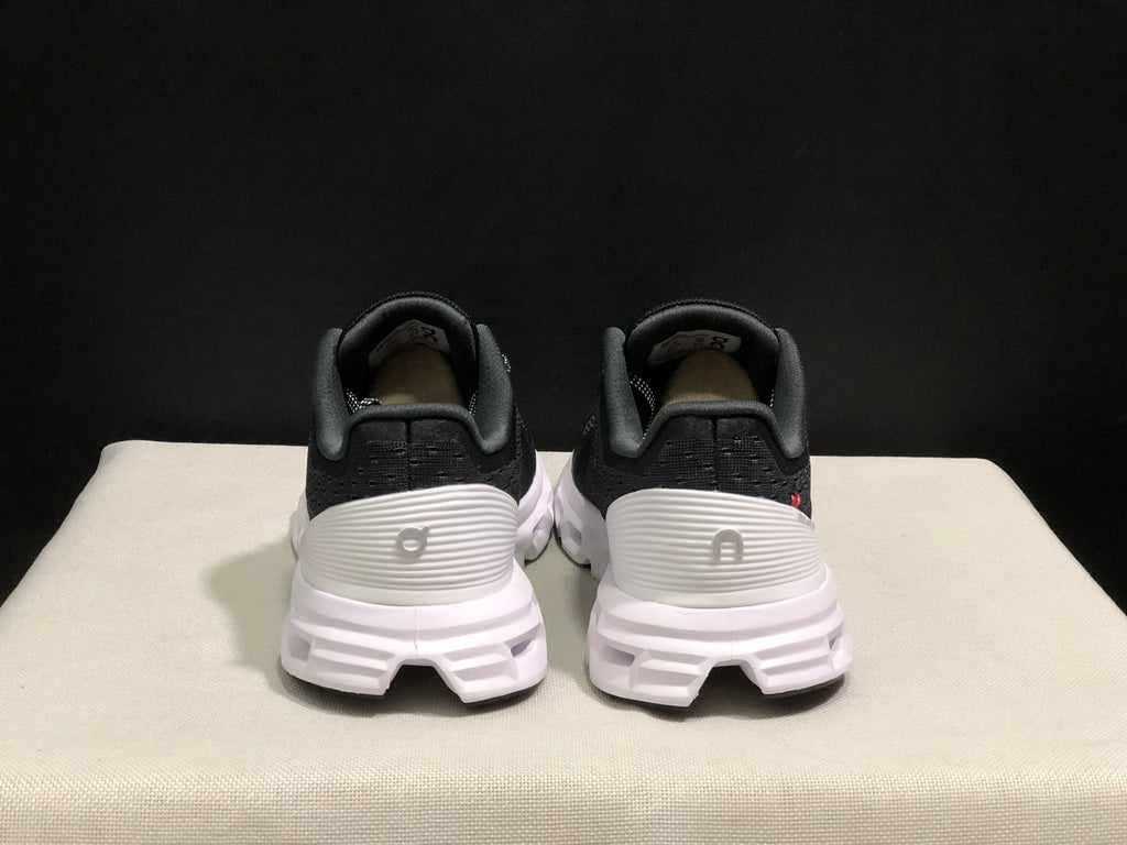 On Running Cloudstratus Shock-Absorbing And Breathable Running Shoes Black/White