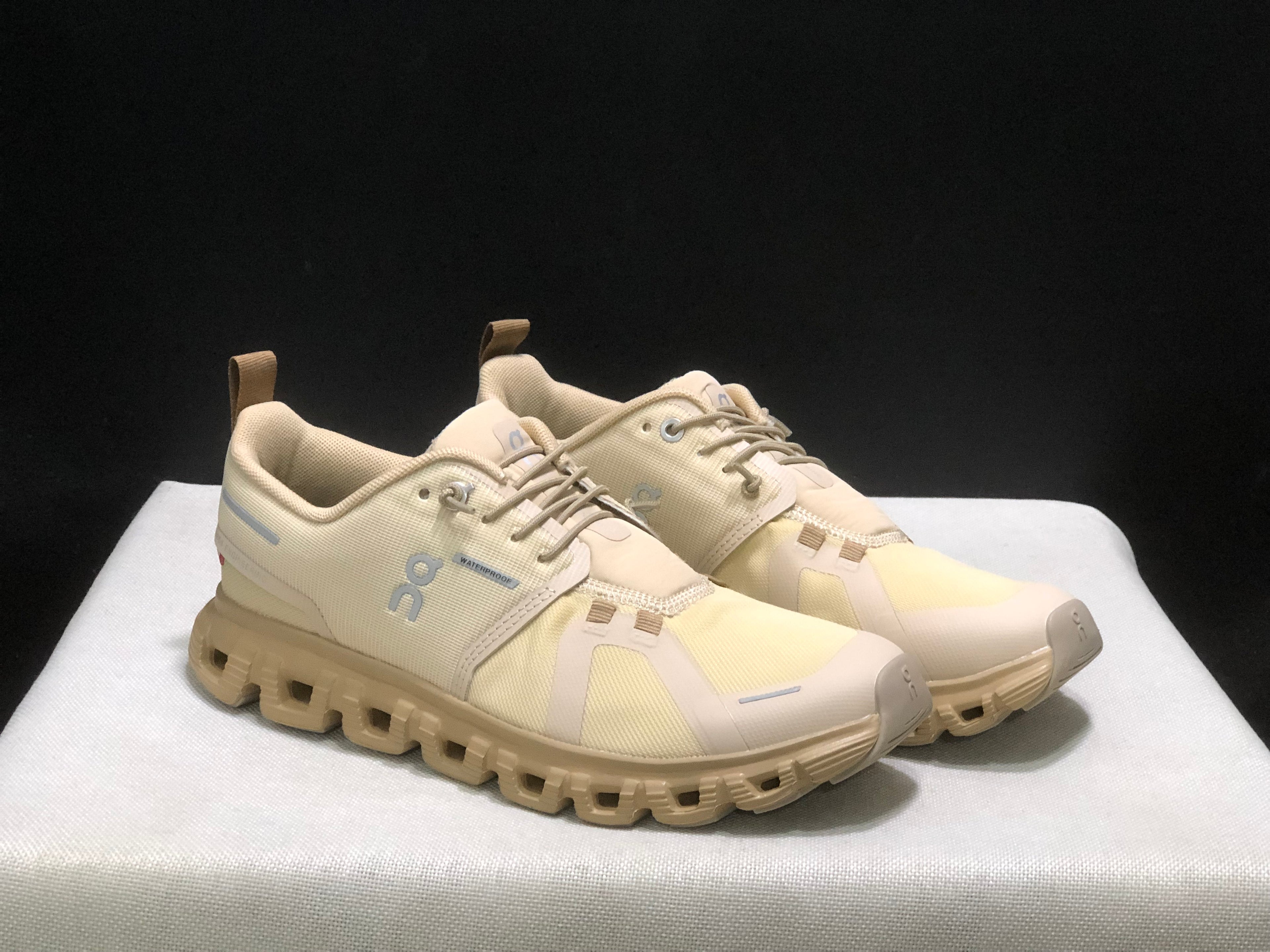 On Running Cloud 6 Casual Life Shoes Light Yellow