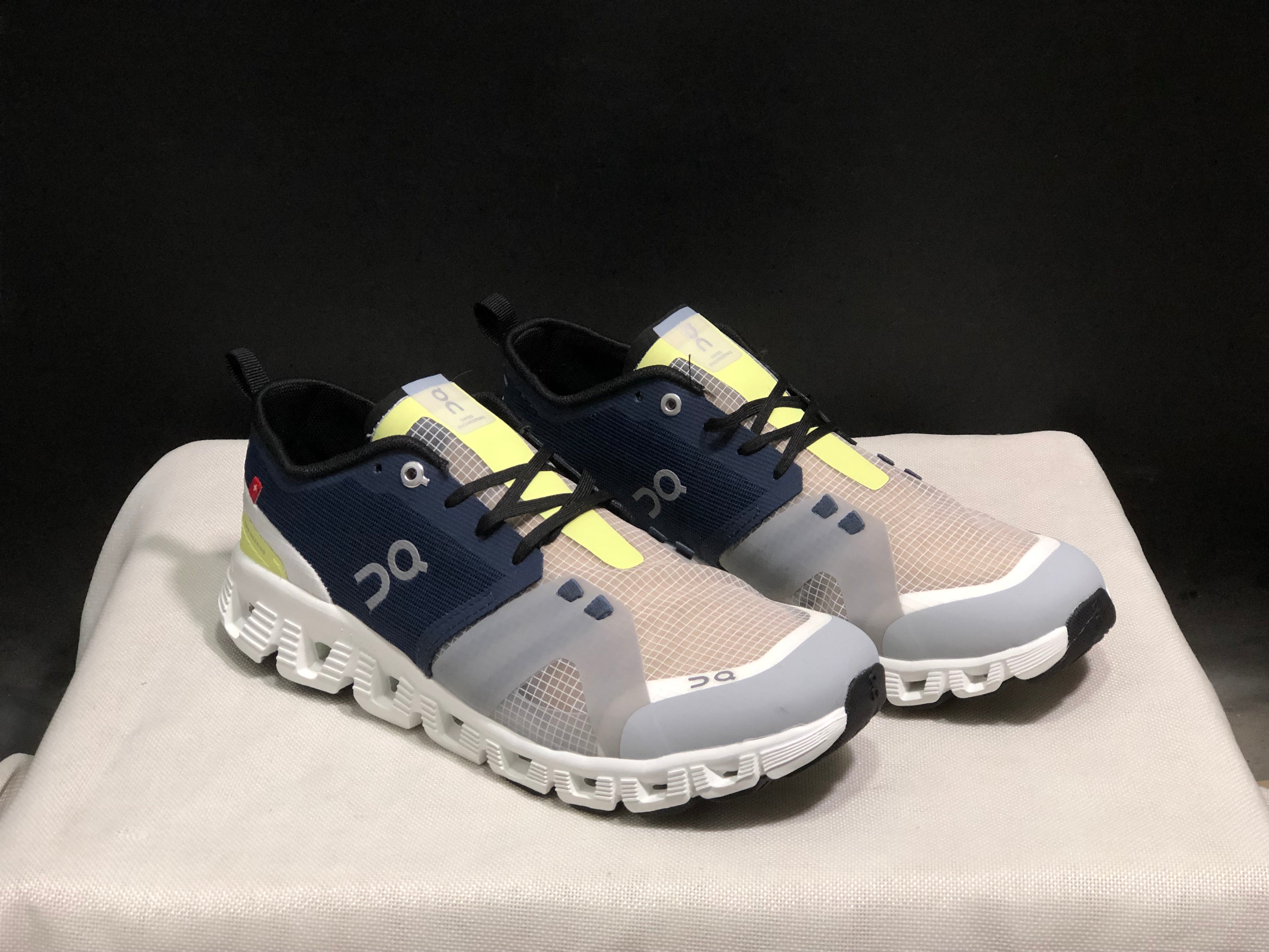 On Running Cloud X Shift Breathable And Shock-Absorbing Lightweight Running Shoes Navy/Light Grey