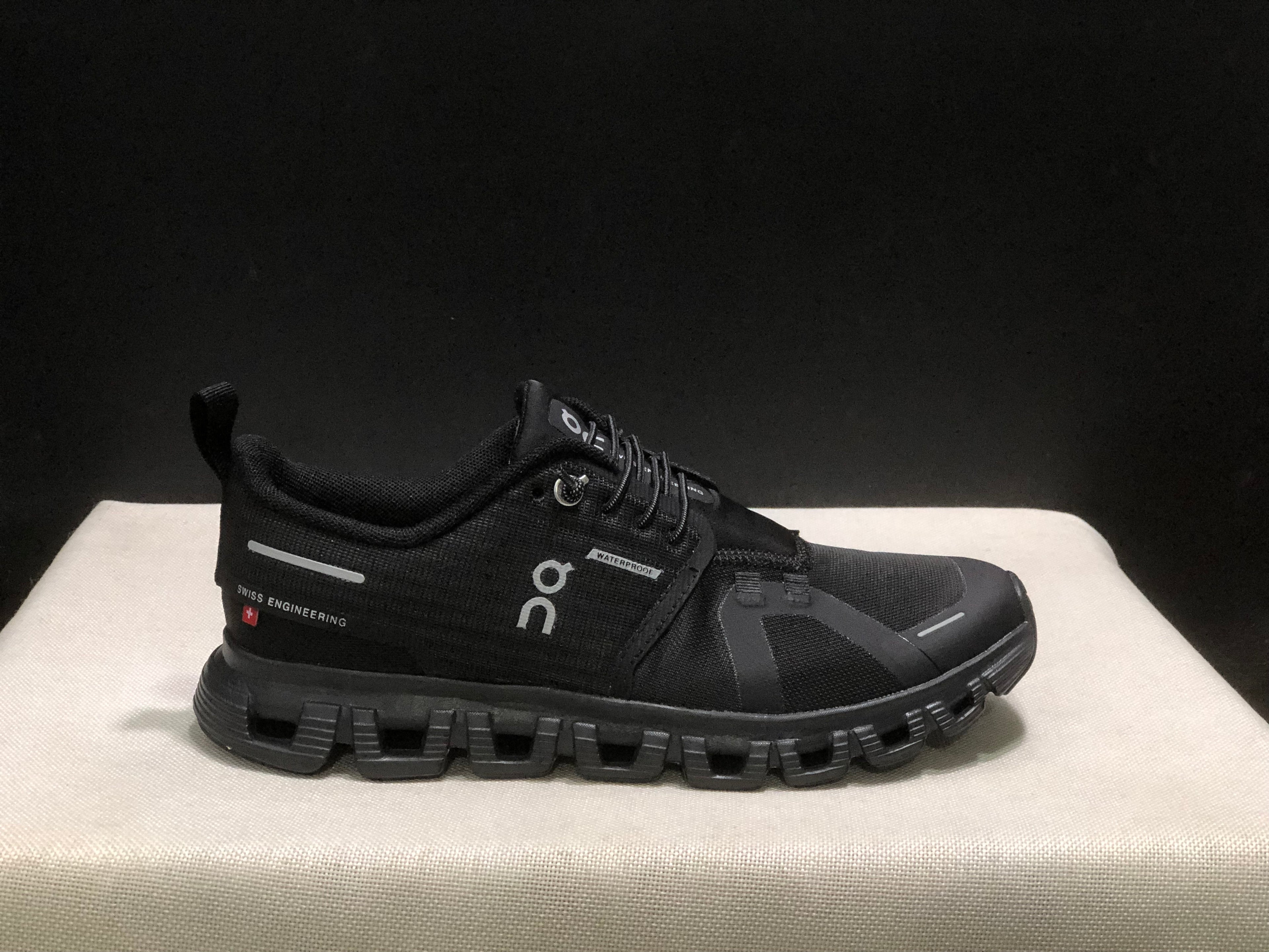On Running Cloud 6 Life Casual Shoes Black