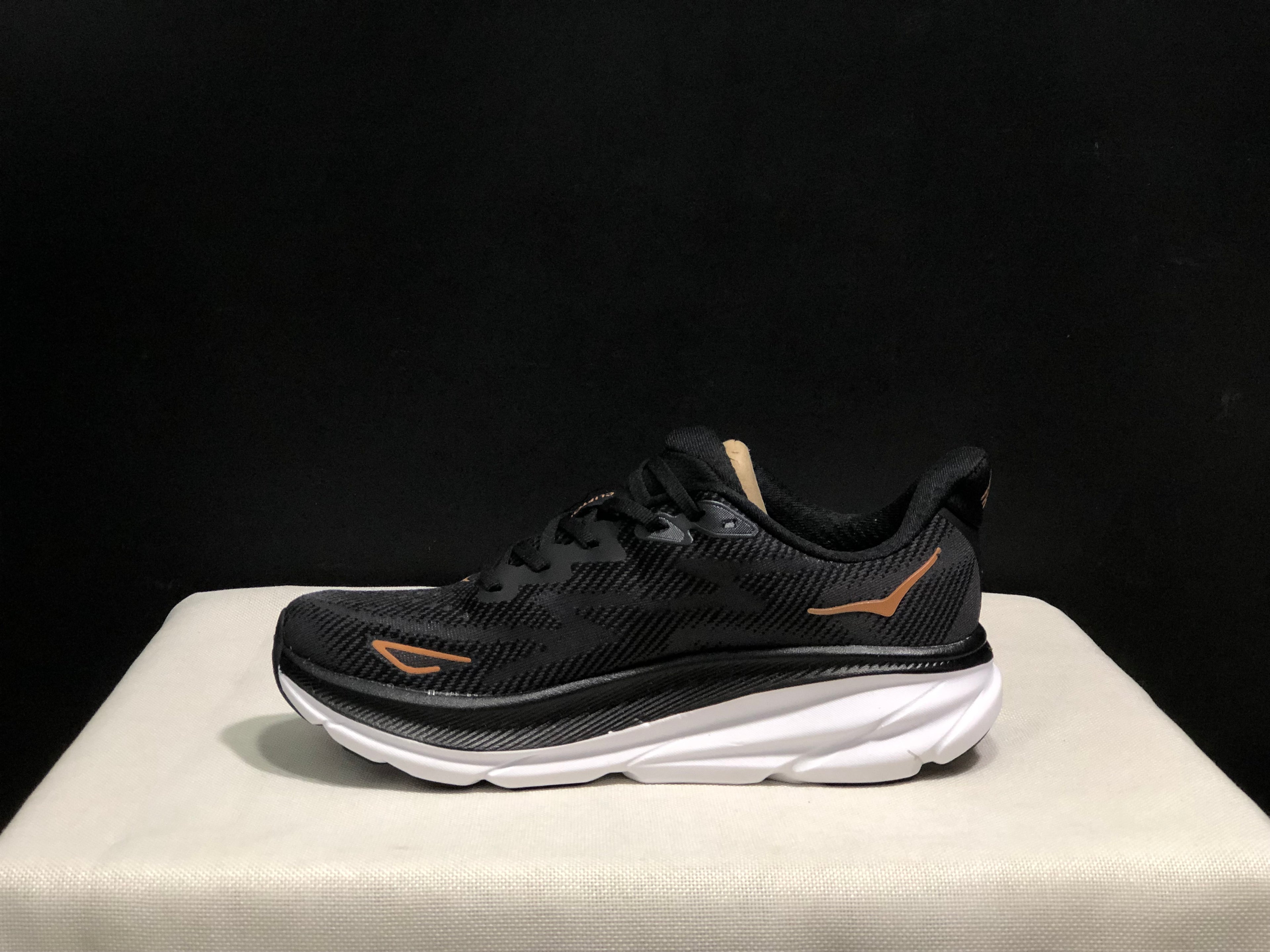 Hoka One One Clifton 9 Running Shoes Athletic Shoes Sneakers Black
