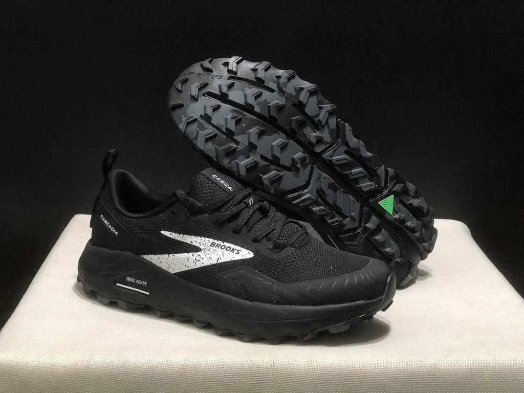 Brooks Cascadia 17 Trail Running Shoes Black/White