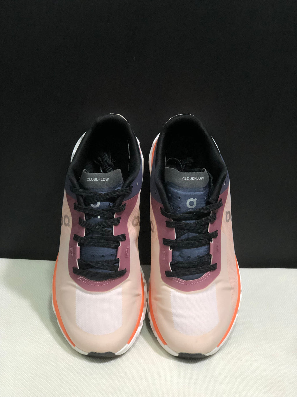 On Running Cloudflow 4 Shock-Absorbing And Wear-Resistant Running Shoes Quartz/Flame