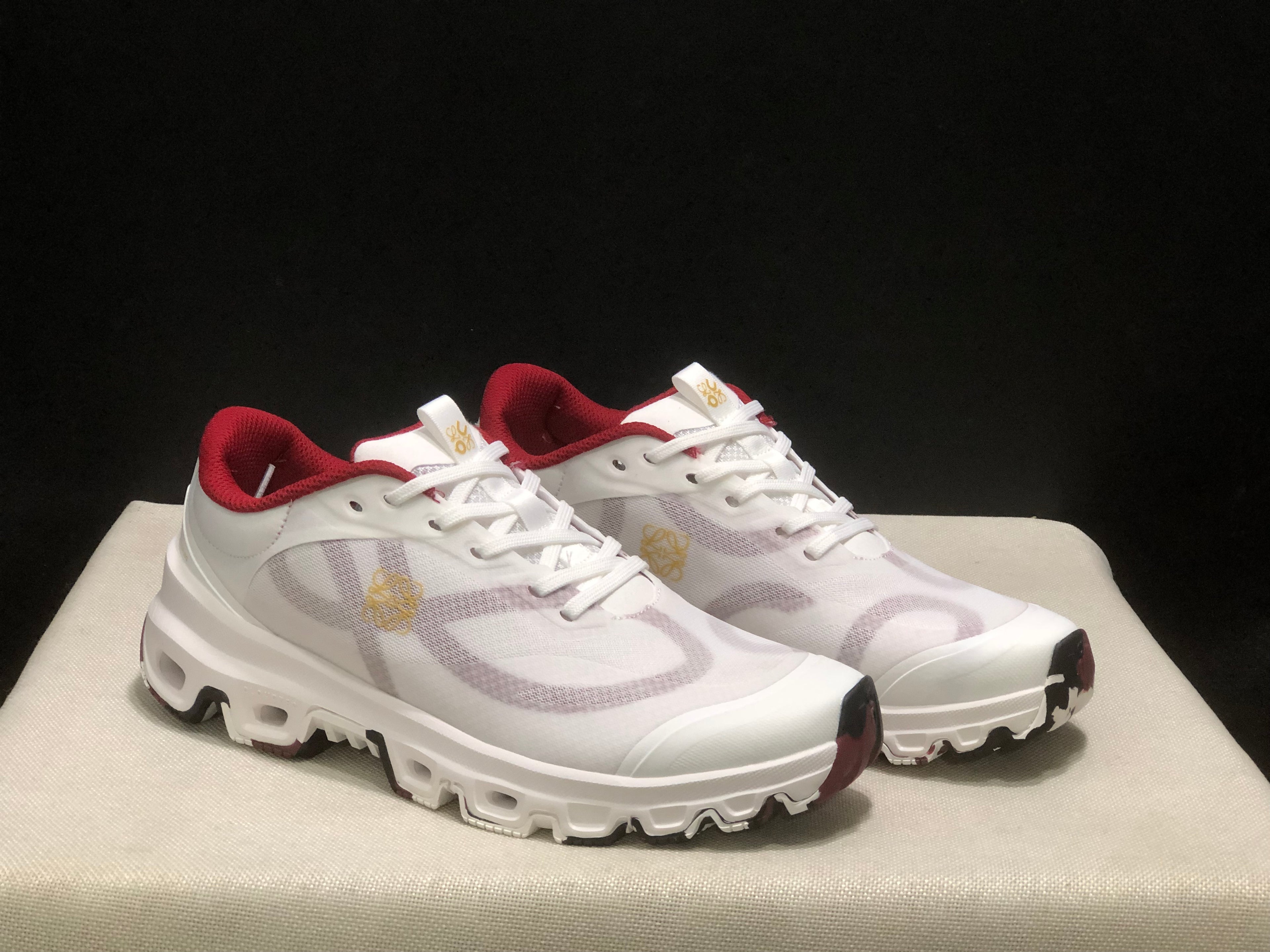 LOEWE x On Running Cloudventure 2.0 Running Shoes Co-Signed Edition White/Red