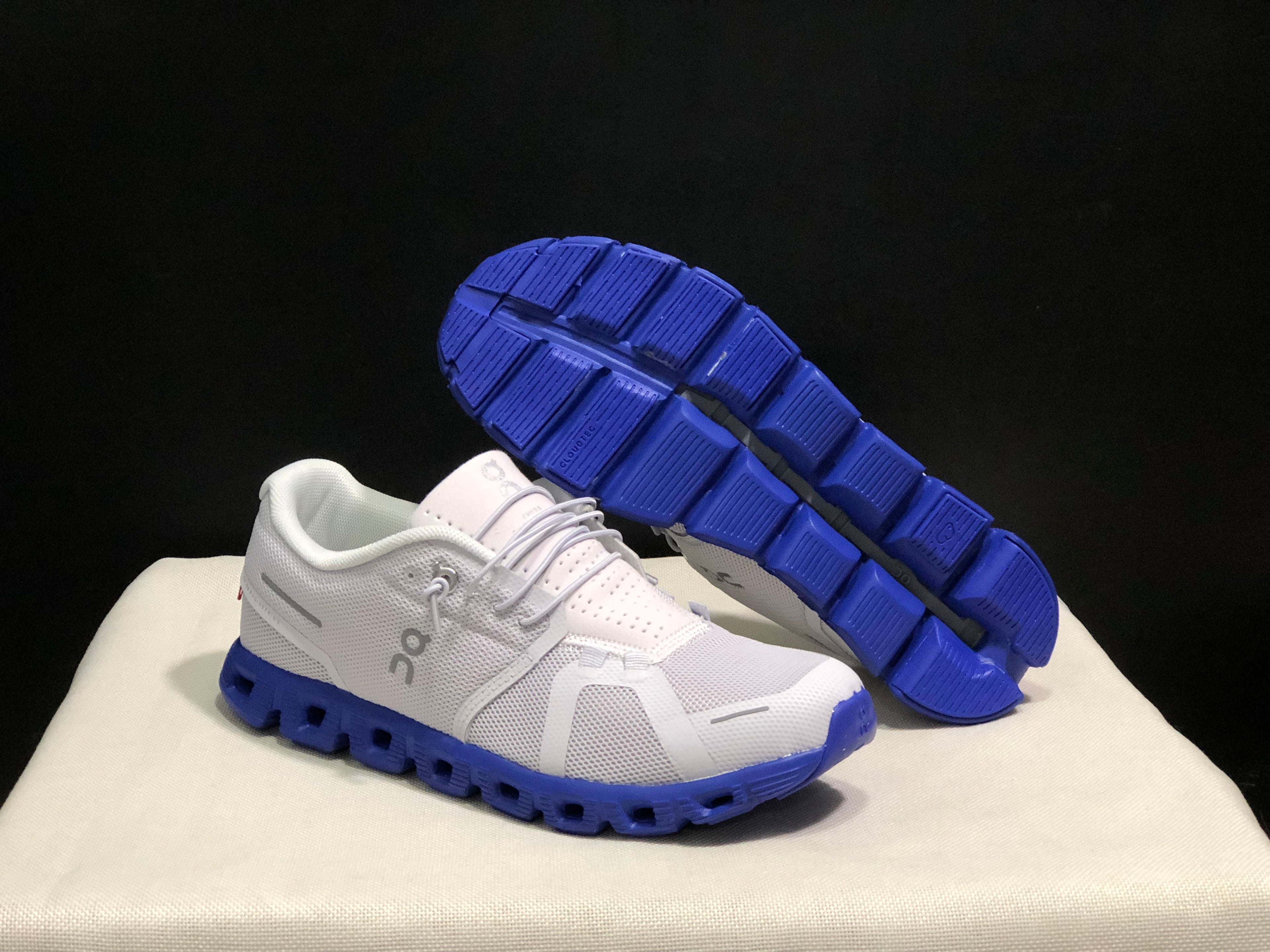 On Running Cloud 5 Lightweight Running Shoes Misty White/Indigo Blue