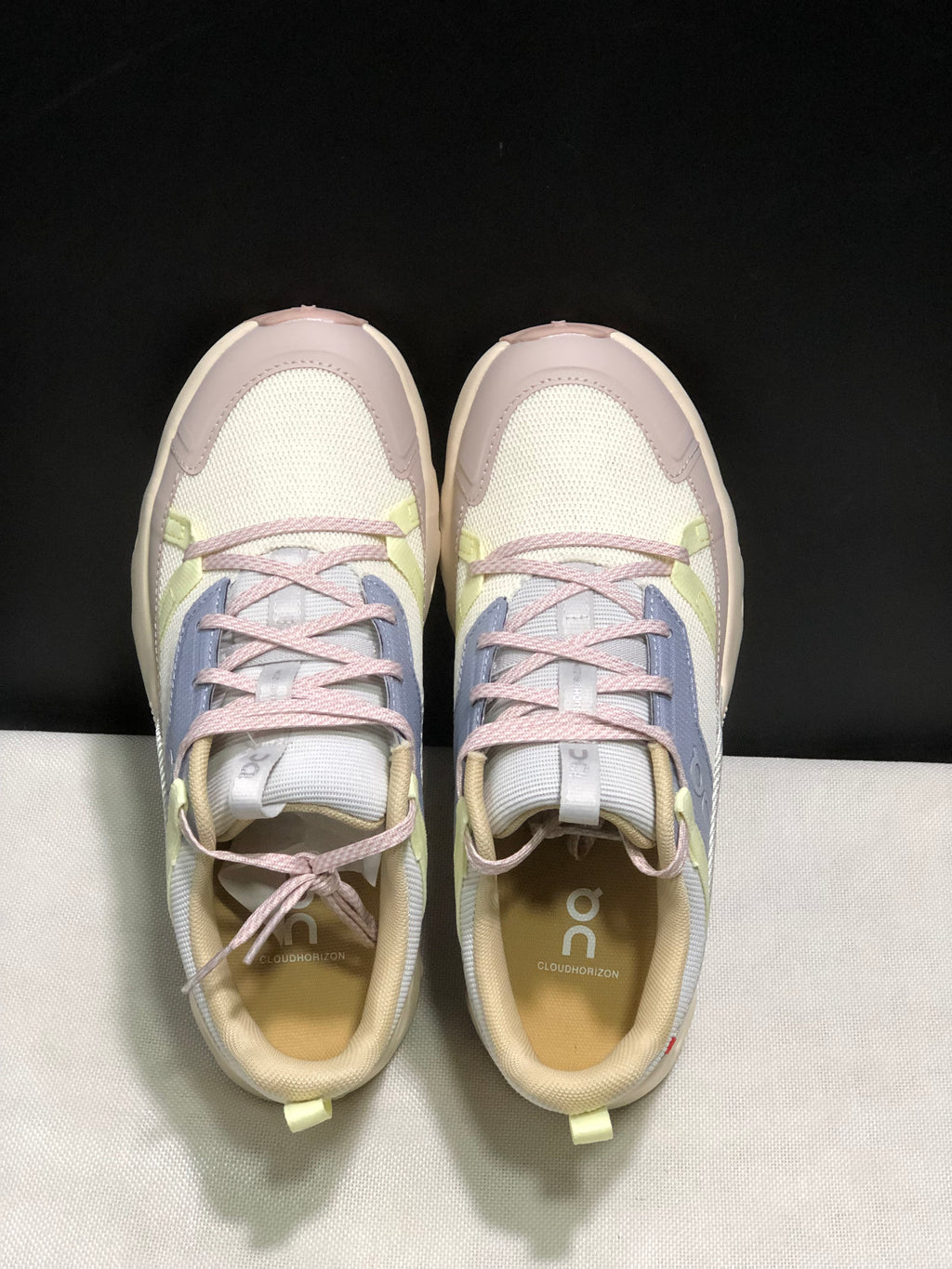 On Running Cloudhorizon WP Comfortable Sneakers Ivory/Pink