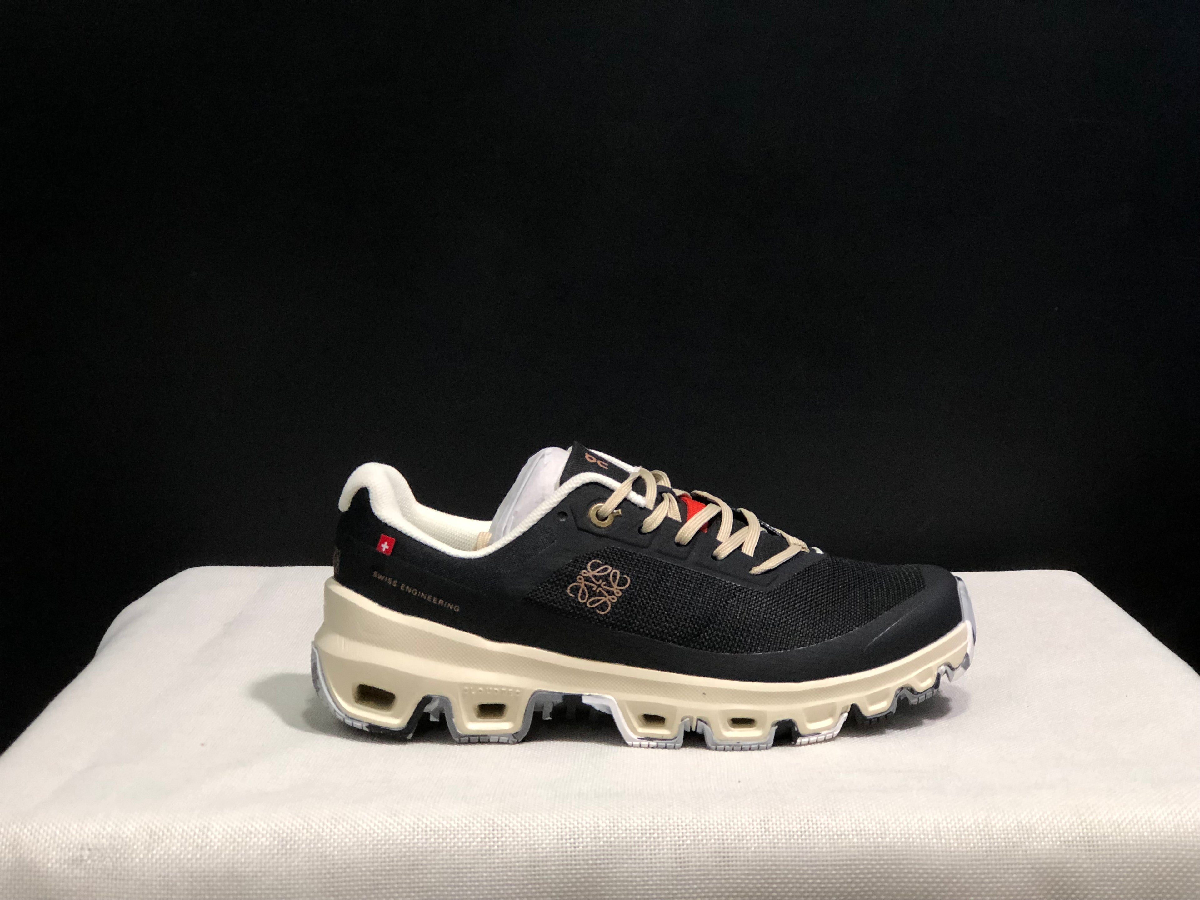 LOEWE x On Running Cloudventrure Fashion Sports Shoes Collaboration Edition Black/Ivory