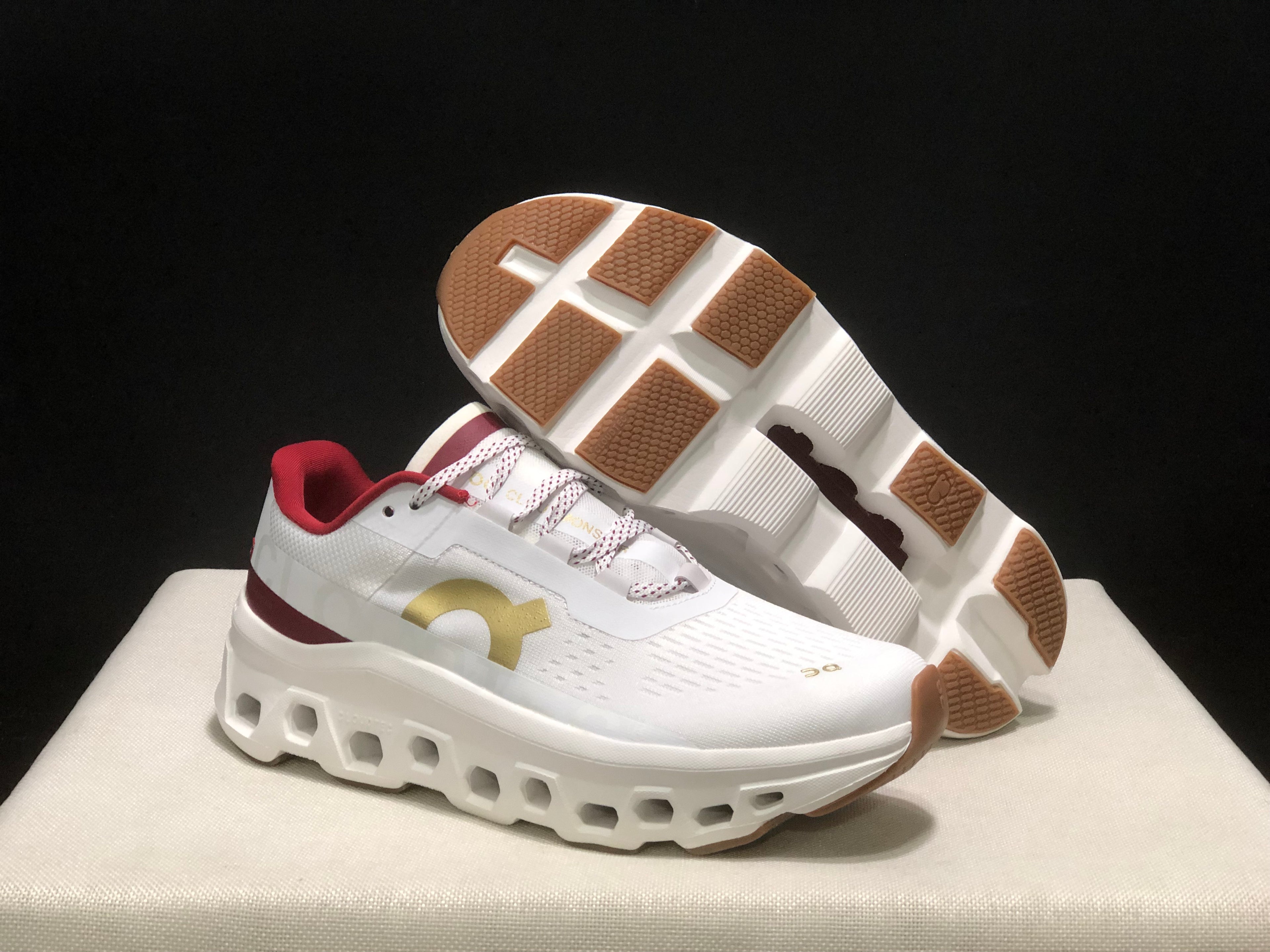 On Running Cloudmonster Anti-Slip Running Shoes Limited Edition For The Year Of The Snake White/Red