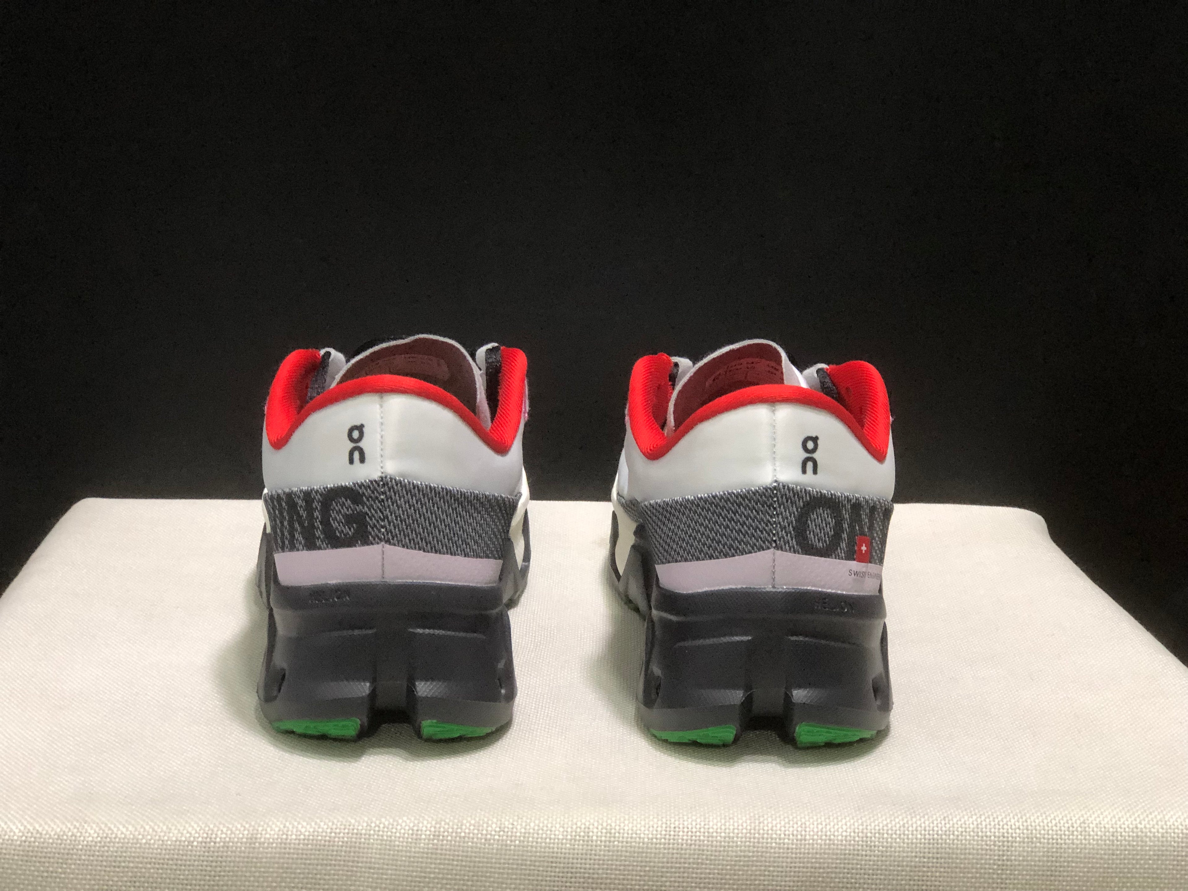 On Running Cloudmonster Hyper Running Shoes White/Black