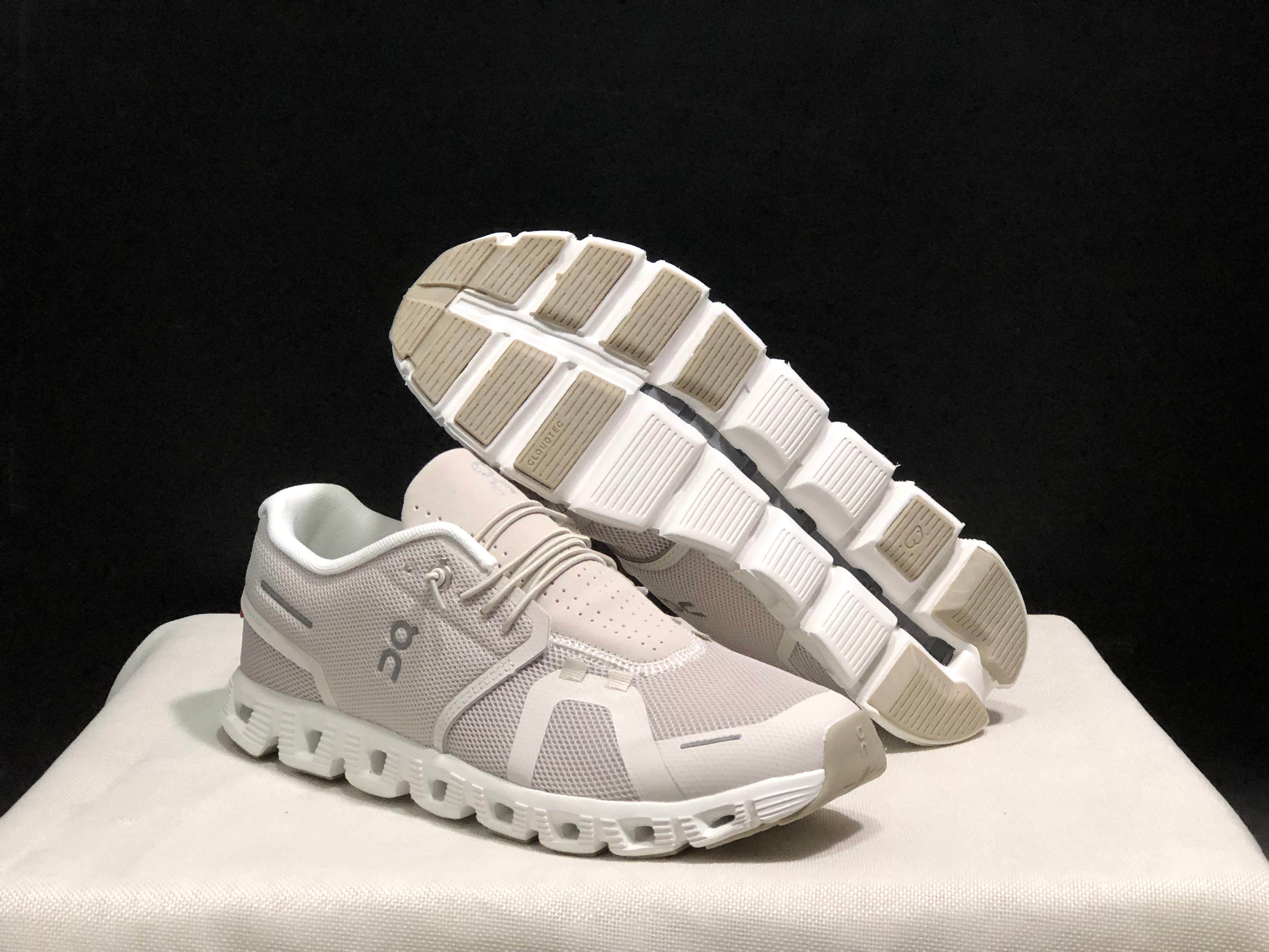 On Running Cloud 5 Lightweight Running Shoes Light Khaki