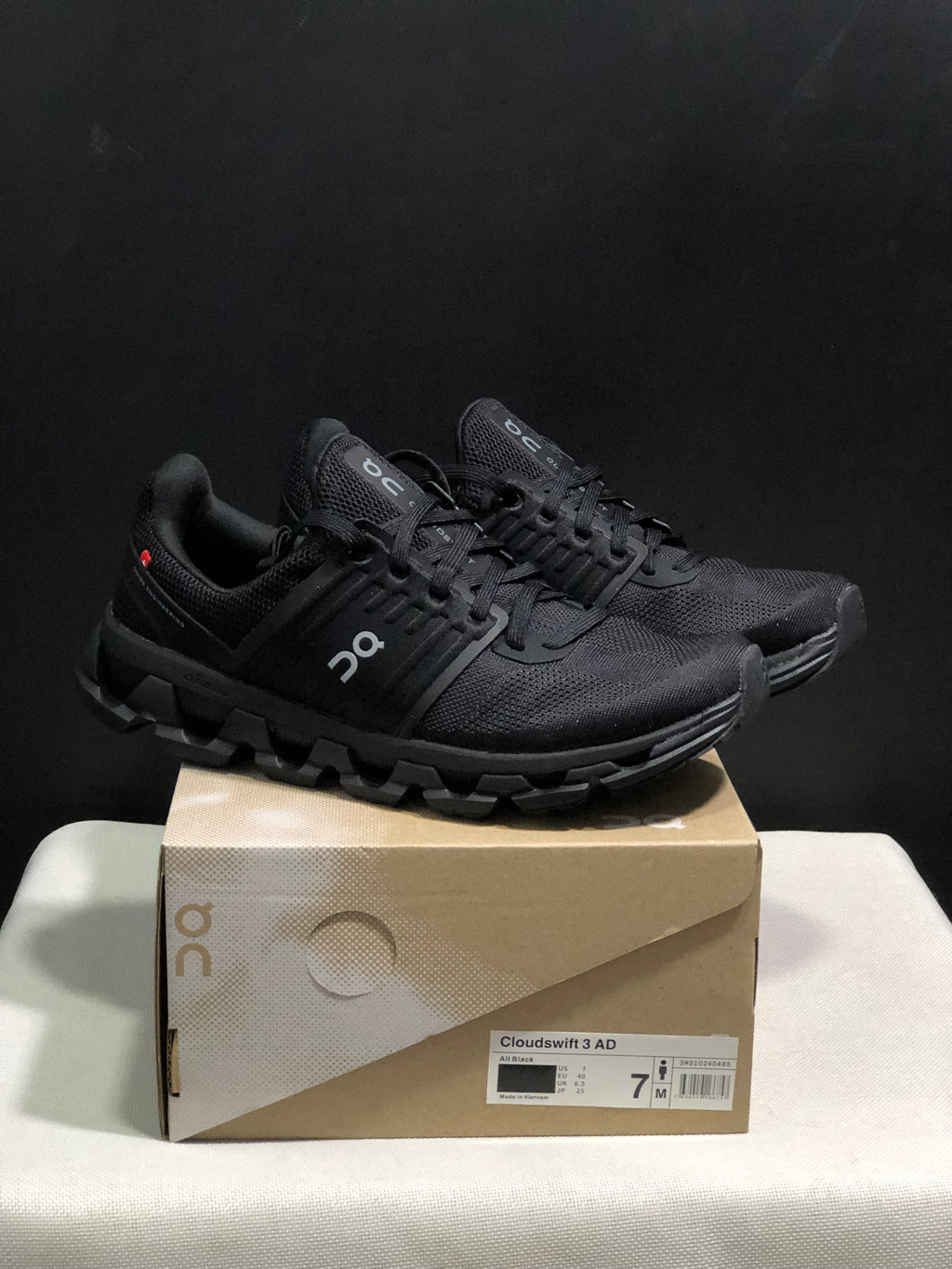 On Running Cloudswift 3 Trendy And Comfortable Running Shoes All Black