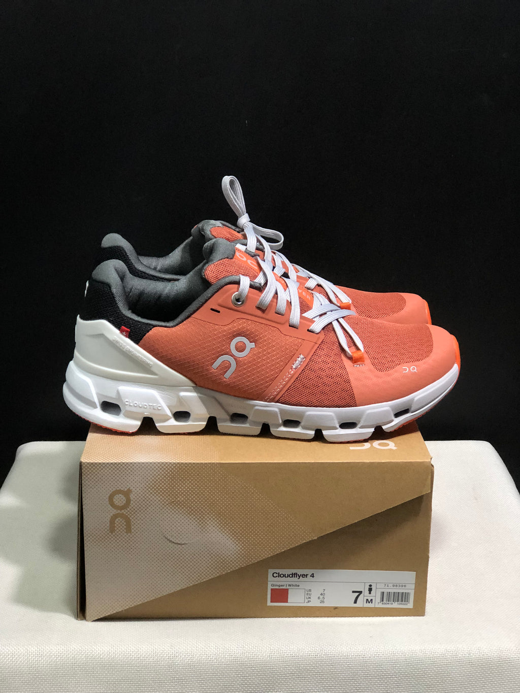 On Running Cloudflow 4 Shock-Absorbing And Wear-Resistant Running Shoes Ginger/White