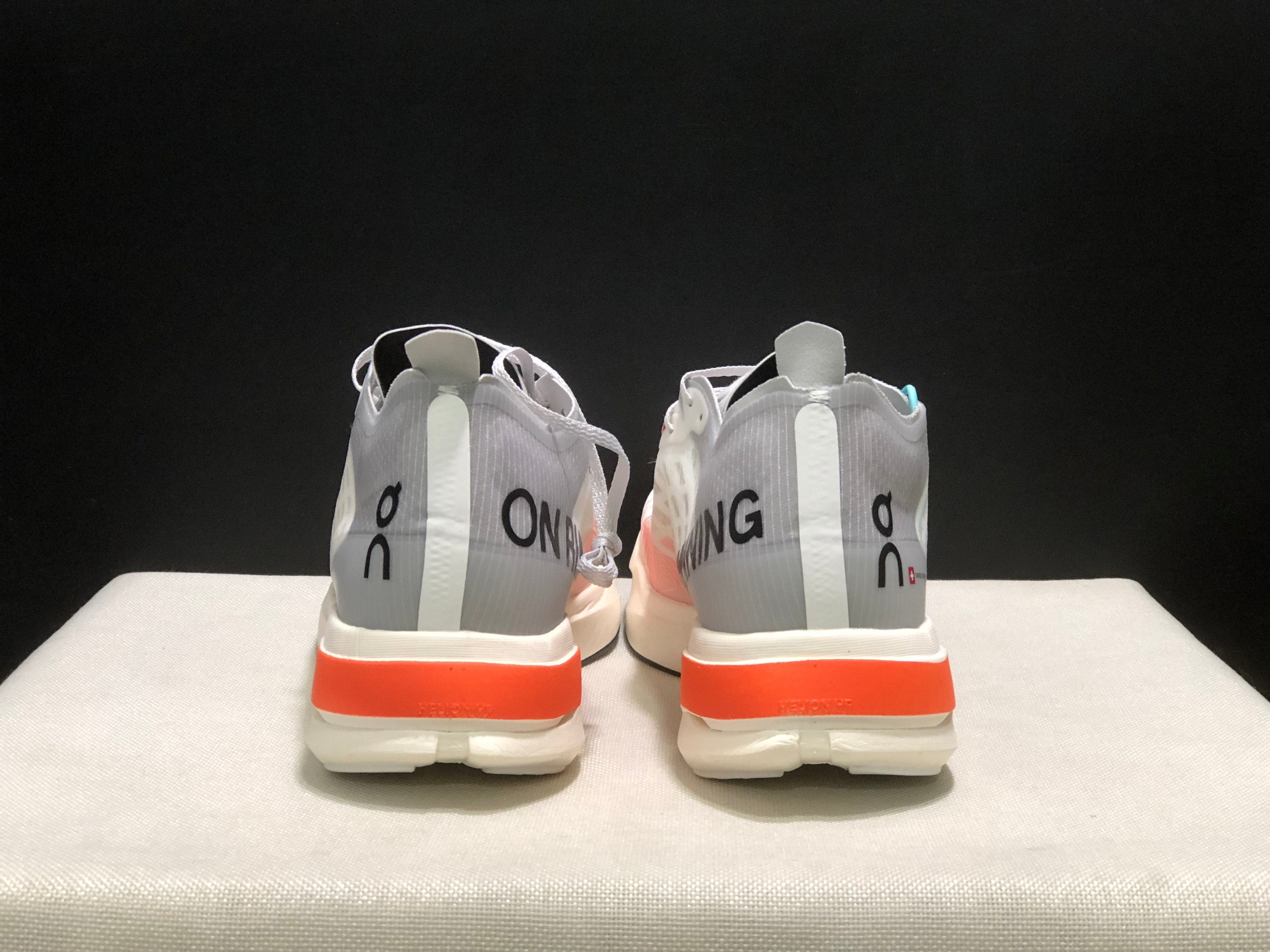 On Running Cloudspike Amplius Shock-Absorbing And Wear-Resistant Marathon Road Running Shoes Gray White