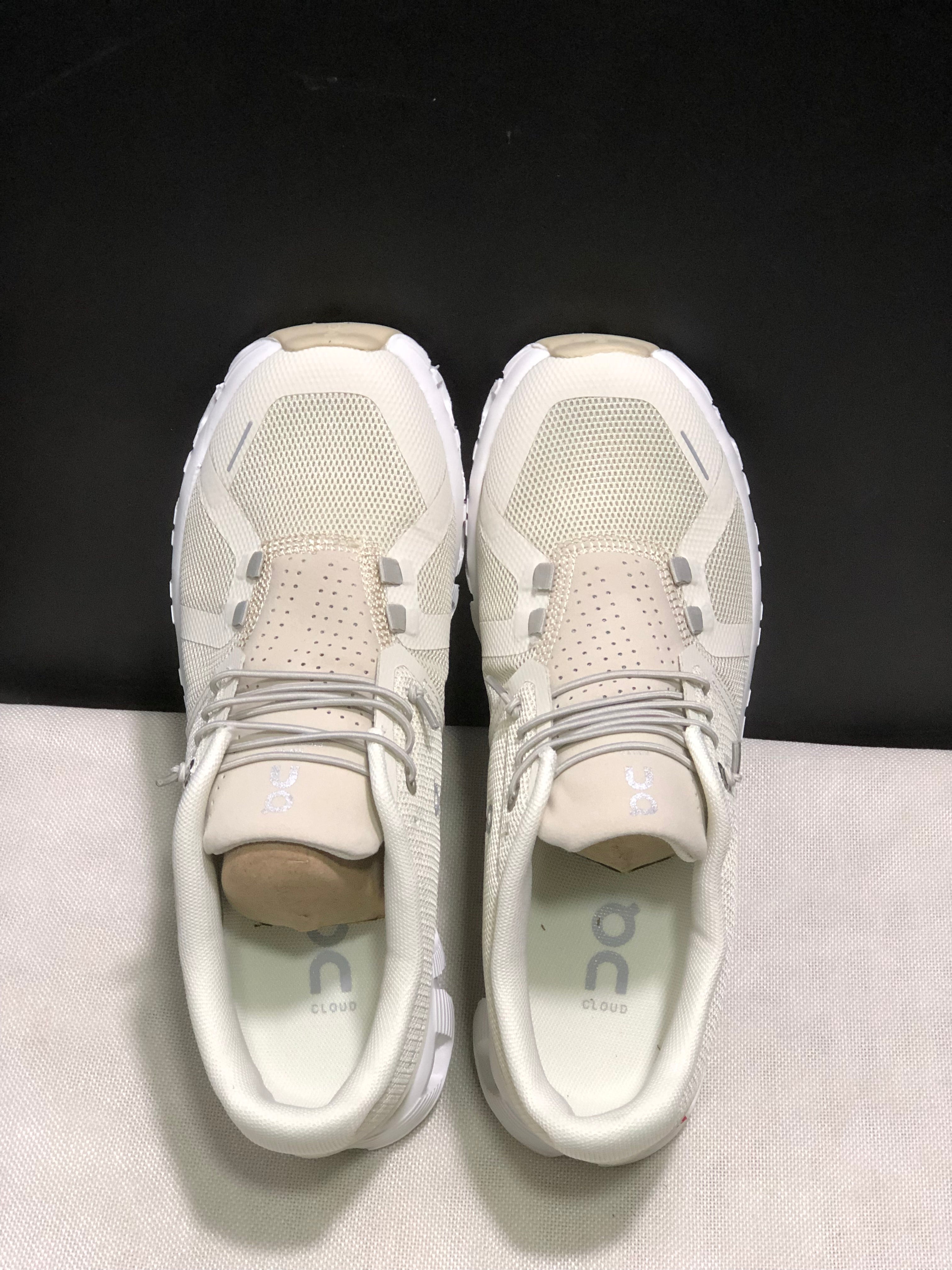On Running Cloud 5 Lightweight Running Shoes Cream/Sand