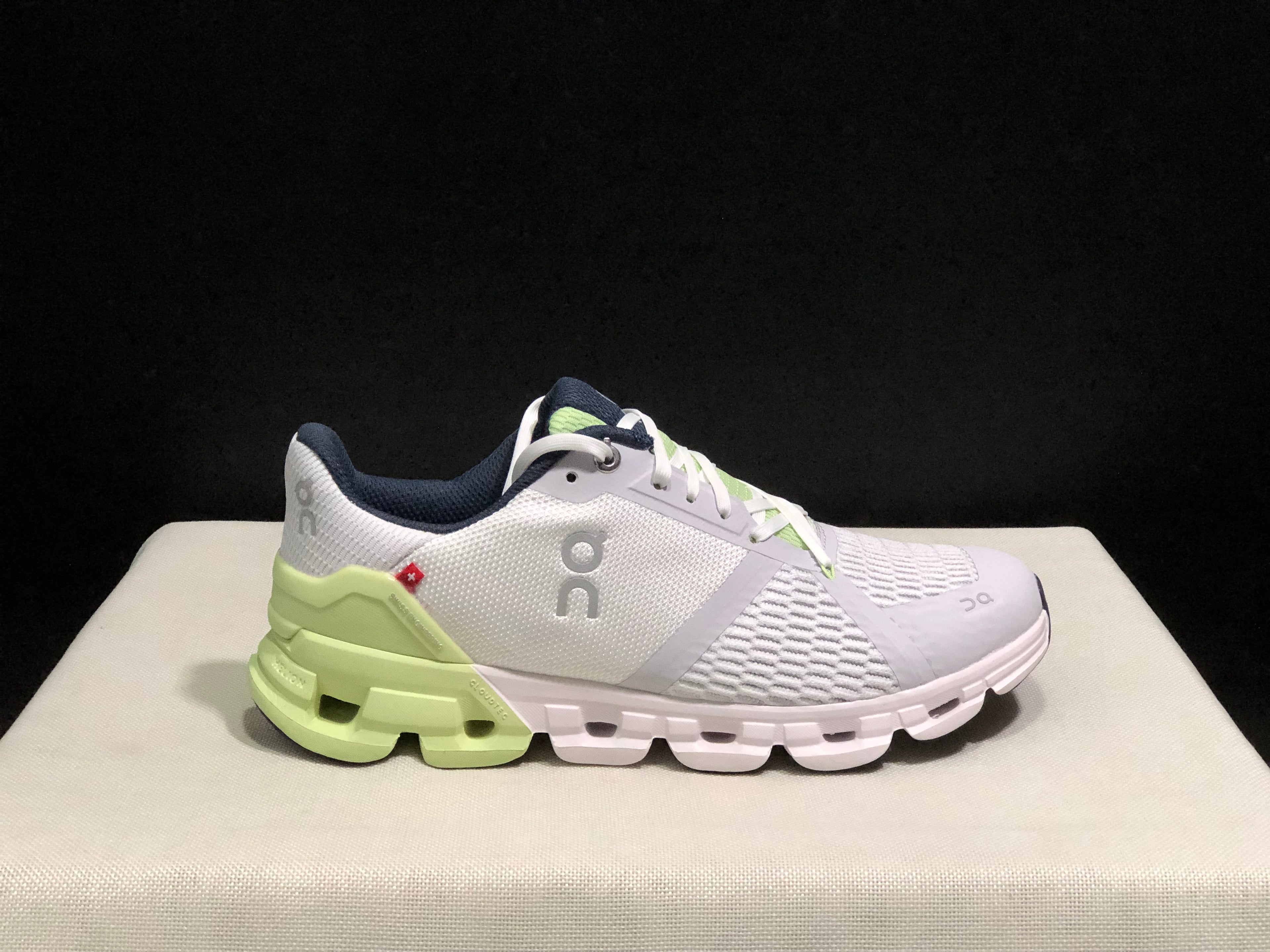 On Running Cloudflyer Shock-Absorbing Running Shoes Grayish-White/Light Green