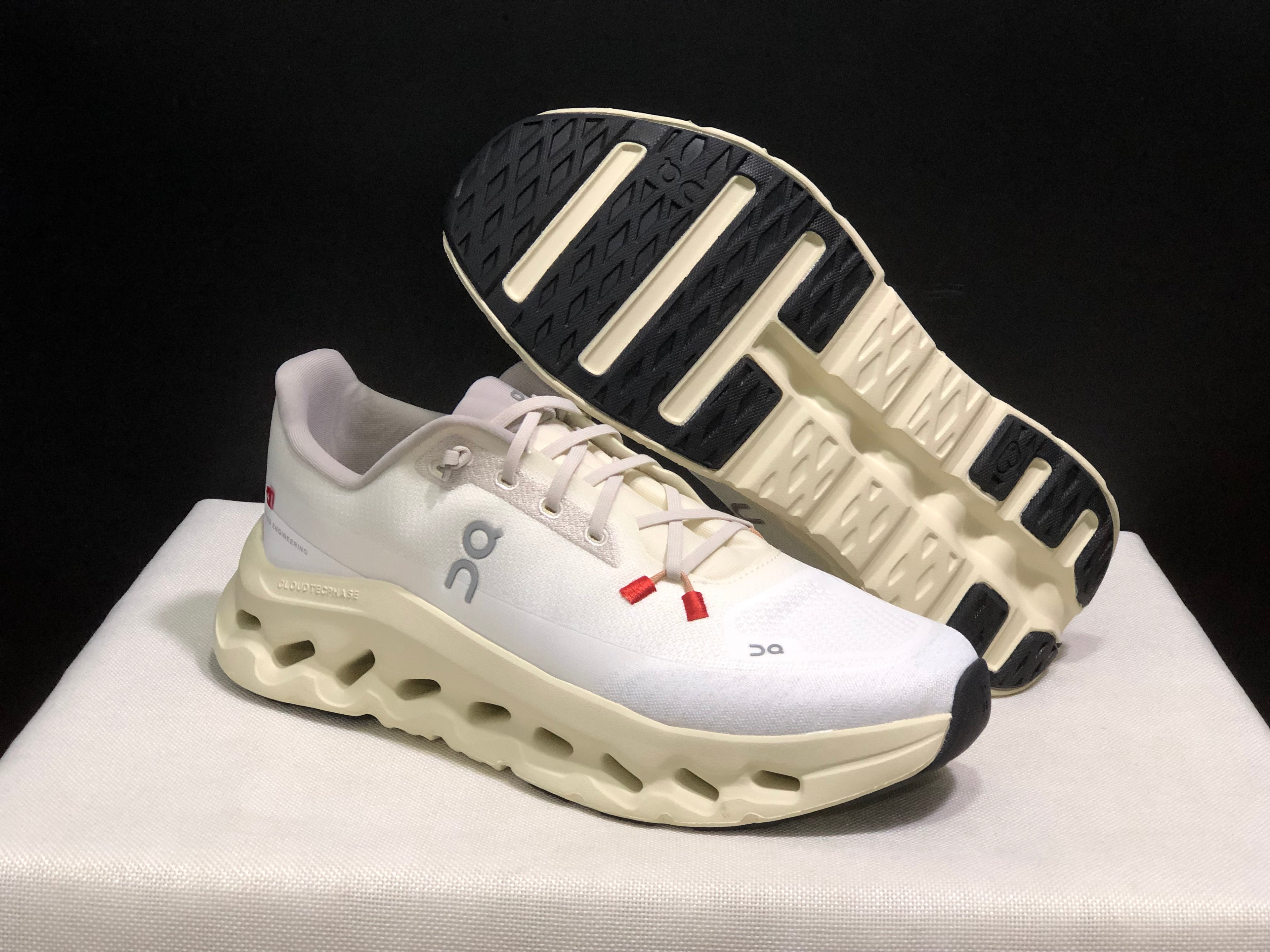 On Running Cloudtilt Durable Casual Life Shoes Sand/Cream