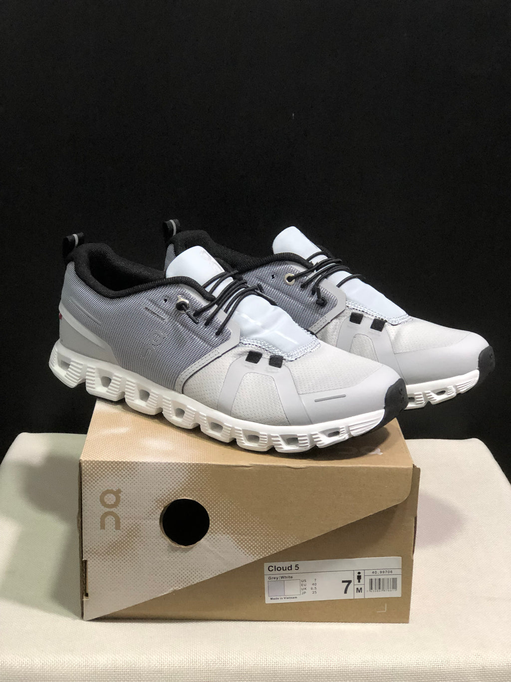 On Running Cloud 5 Lightweight Running Shoes Grey