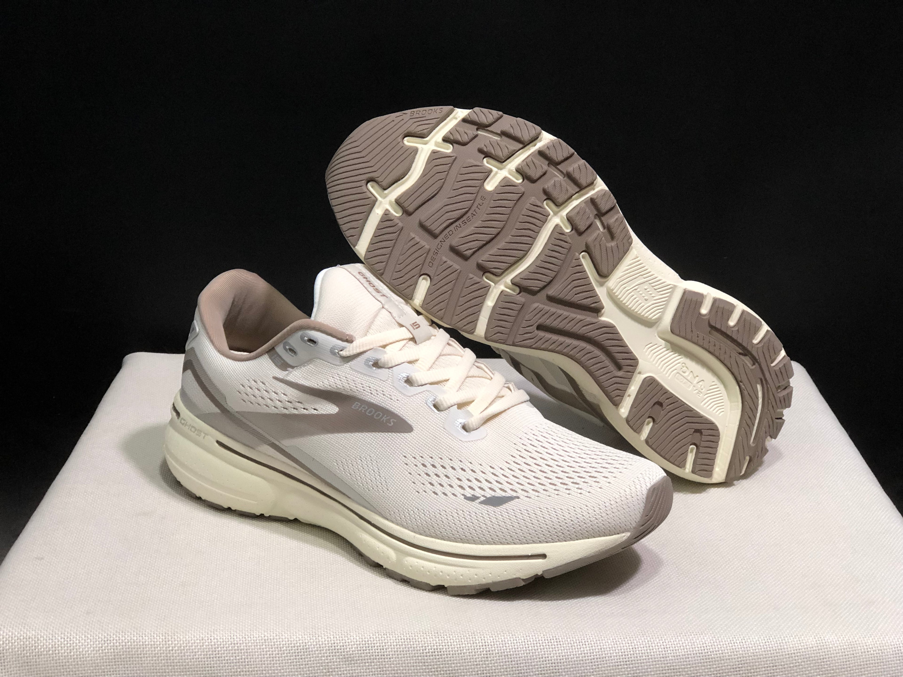 Brooks Ghost 15 Shock-absorbing Wear-resistant Low-top Running Shoes Rice White/Light Brown