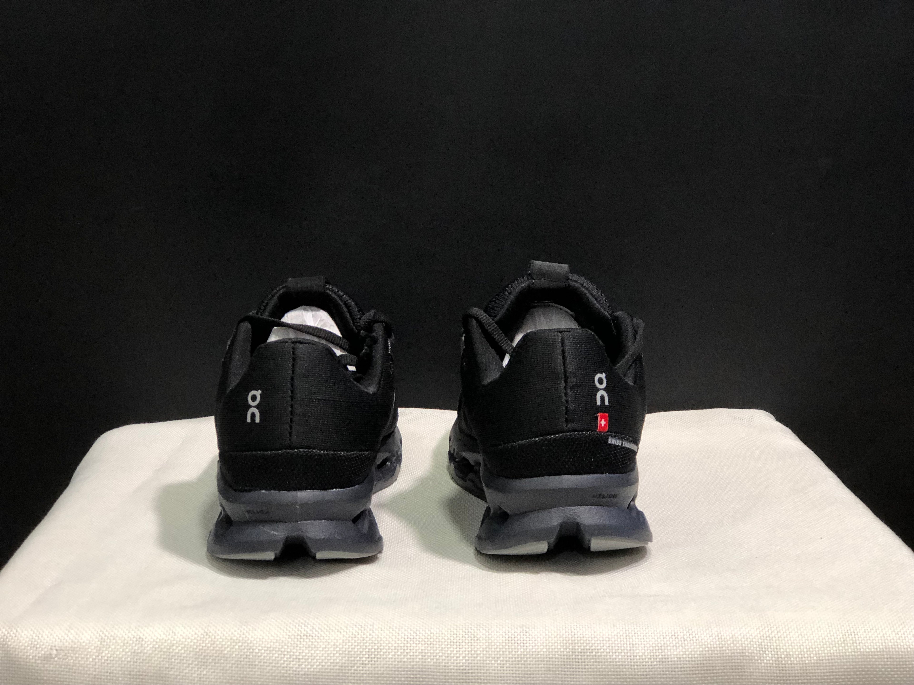 On Running Cloudsurfer Training Anti-Slip Running Shoes All Black