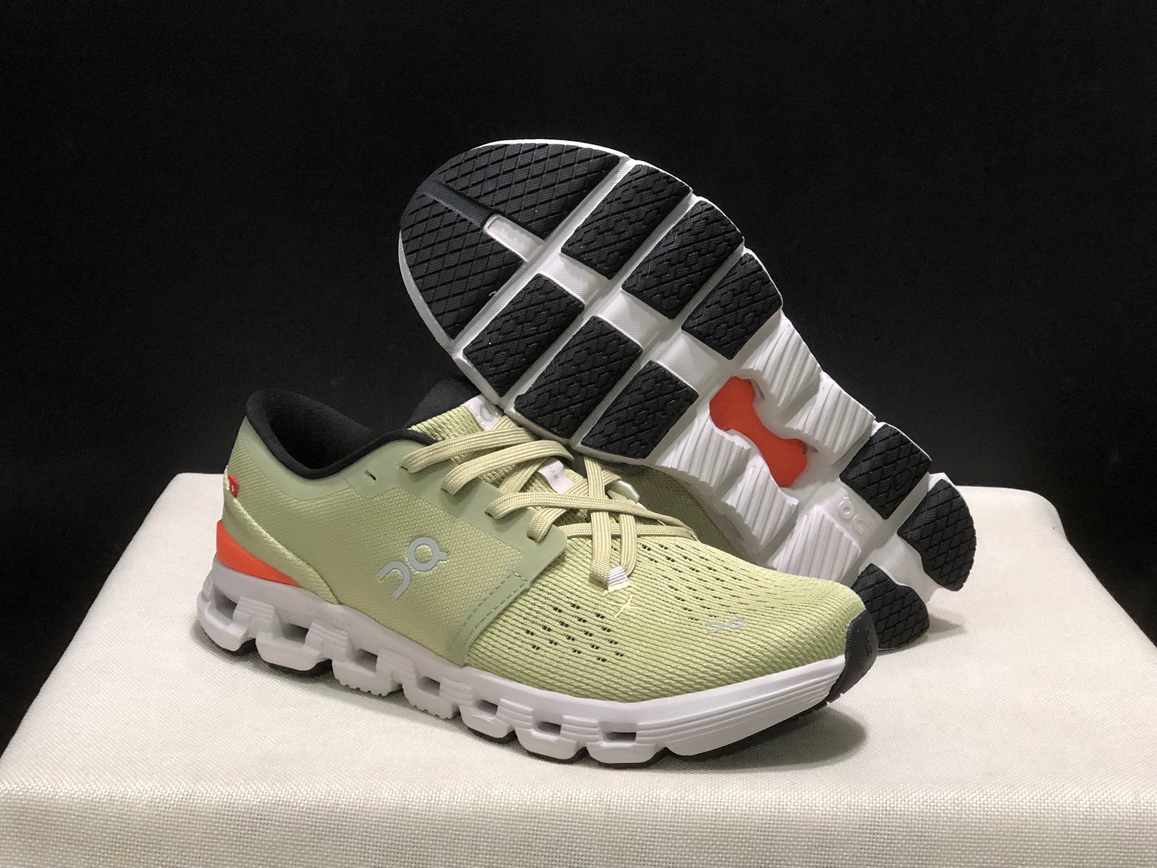 On Running Cloud X4 Comfortable Running Shoes Grass Green/White