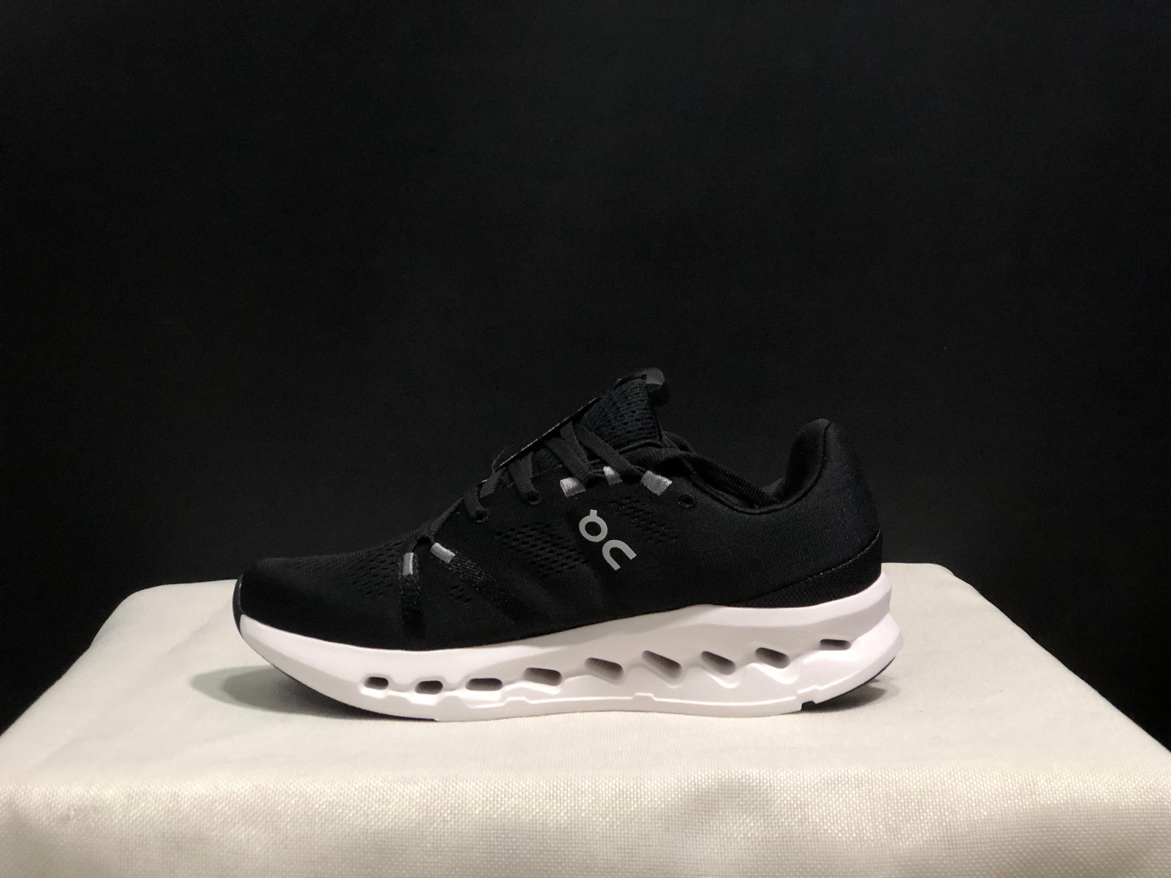 On Running Cloudsurfer Training Anti-Slip Running Shoes Black/White