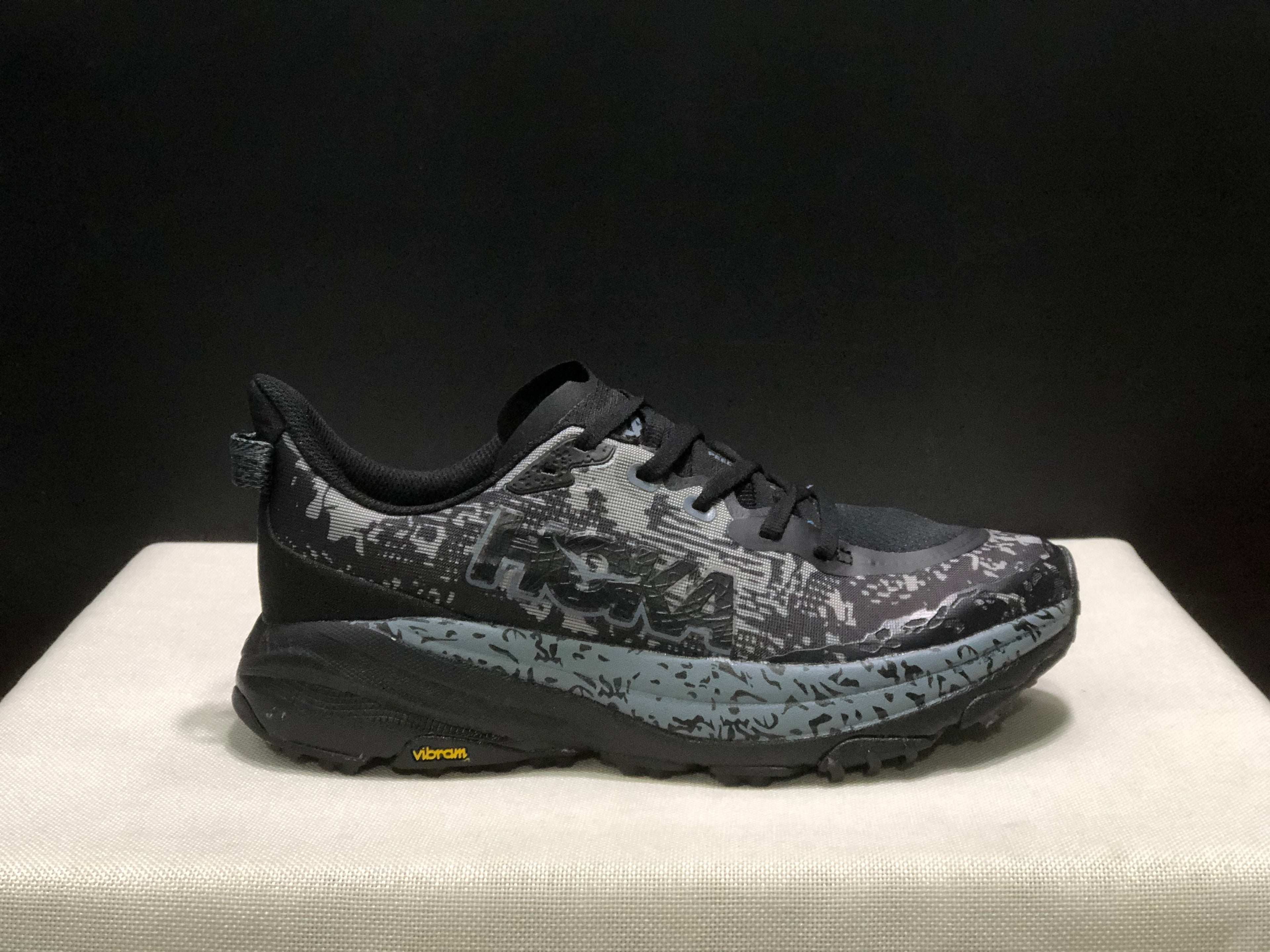 Hoka One One Speedgoat 6 Black Trail Running Shoes Sneakers