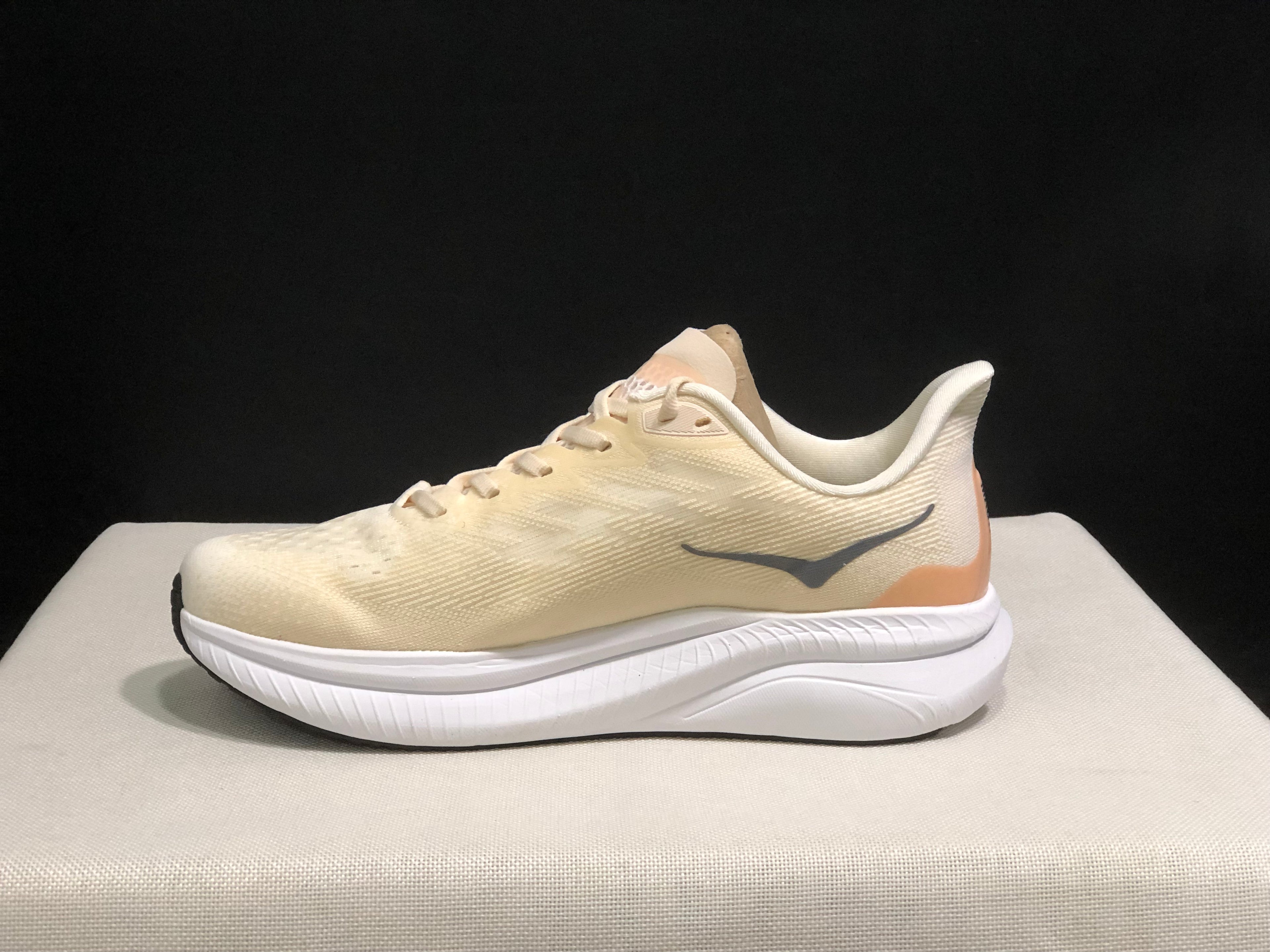 Hoka One One Mach 6 Wear-resistant Breathable Low-top Running Shoes Sneakers Cream