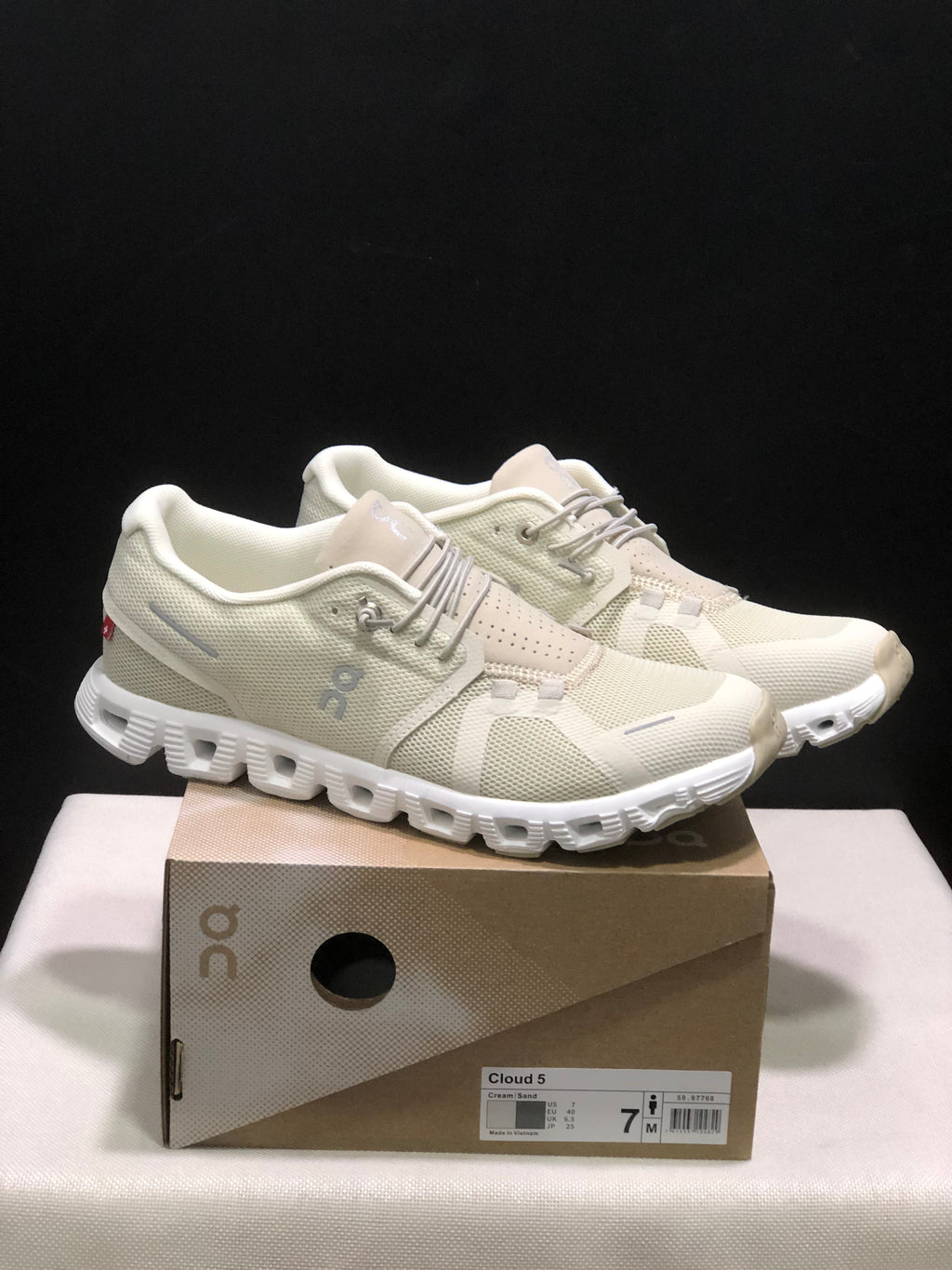 On Running Cloud 5 Lightweight Running Shoes Cream/Sand