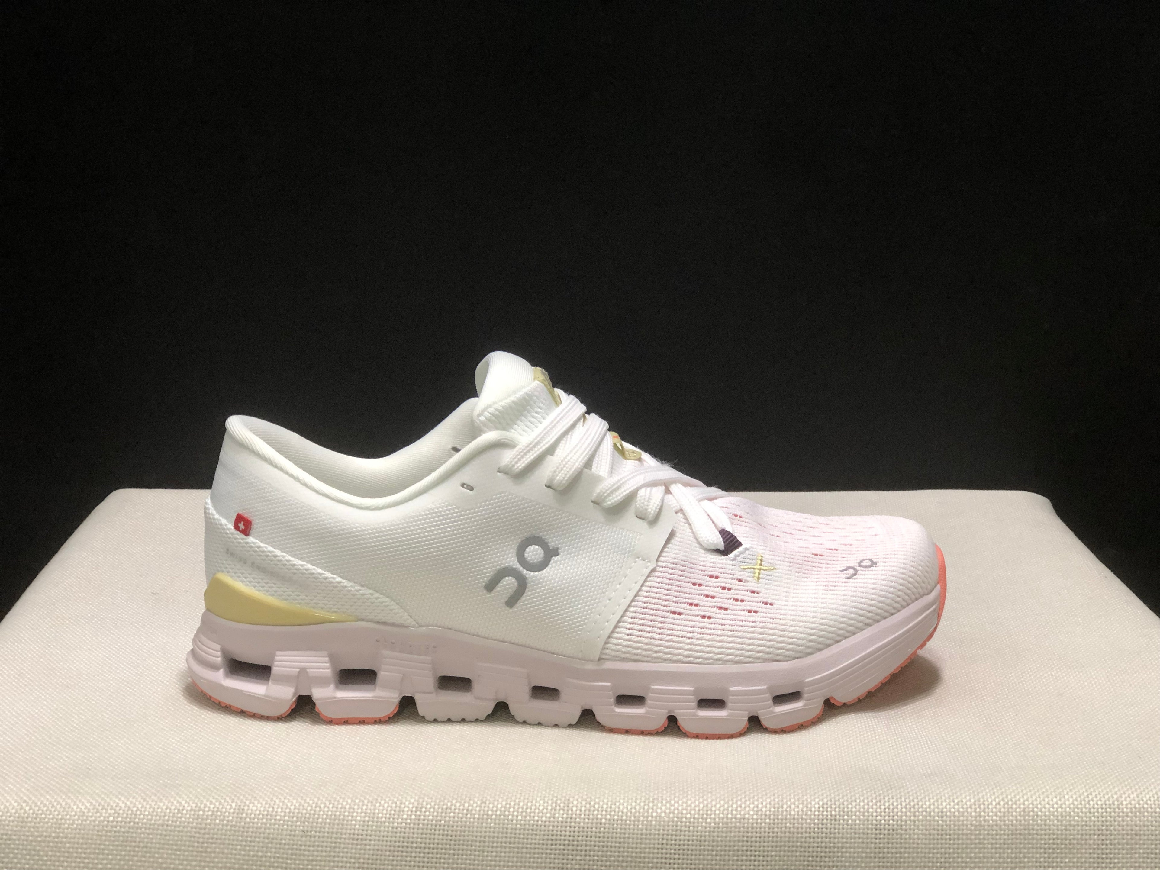 On Running Cloud X4 Comfortable Running Shoes White/Milk Powder Color