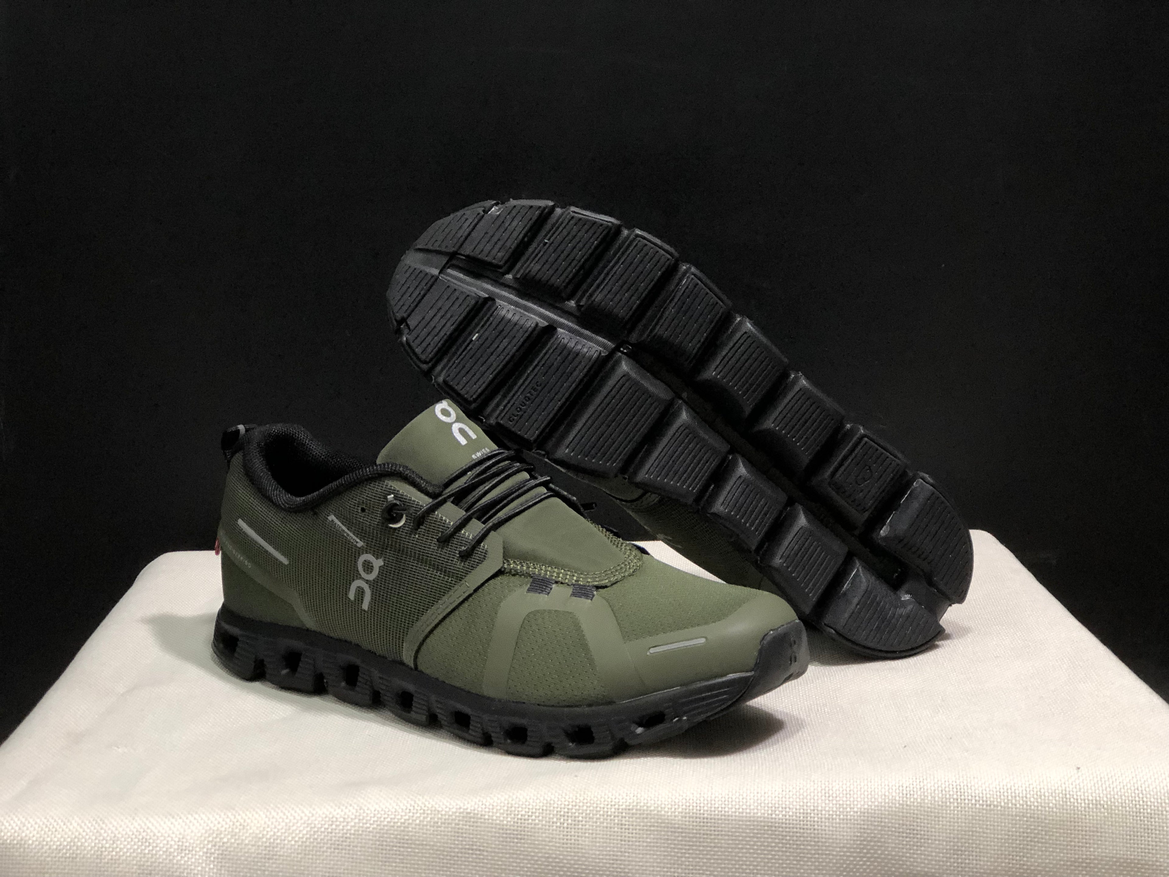 On Running Cloud 5 Lightweight Running Shoes Green