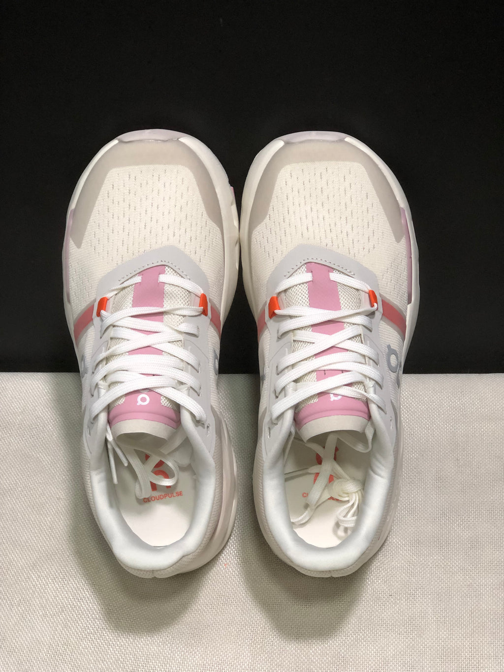 On Running Cloudpulse Comfortable Running Shoes Pearl/Blossom