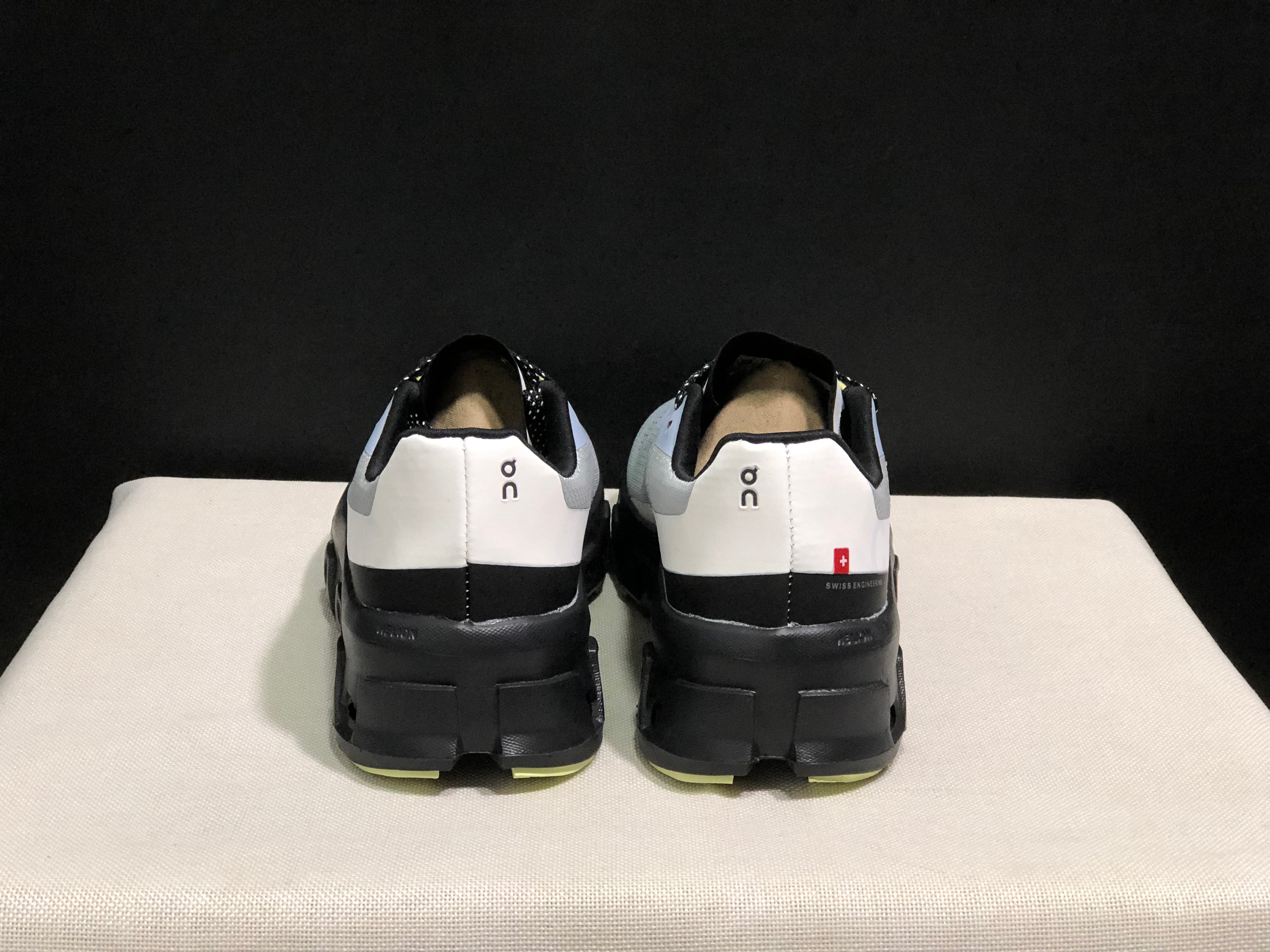 On Running Cloudmonster Anti-Slip Running Shoes Grey/Black