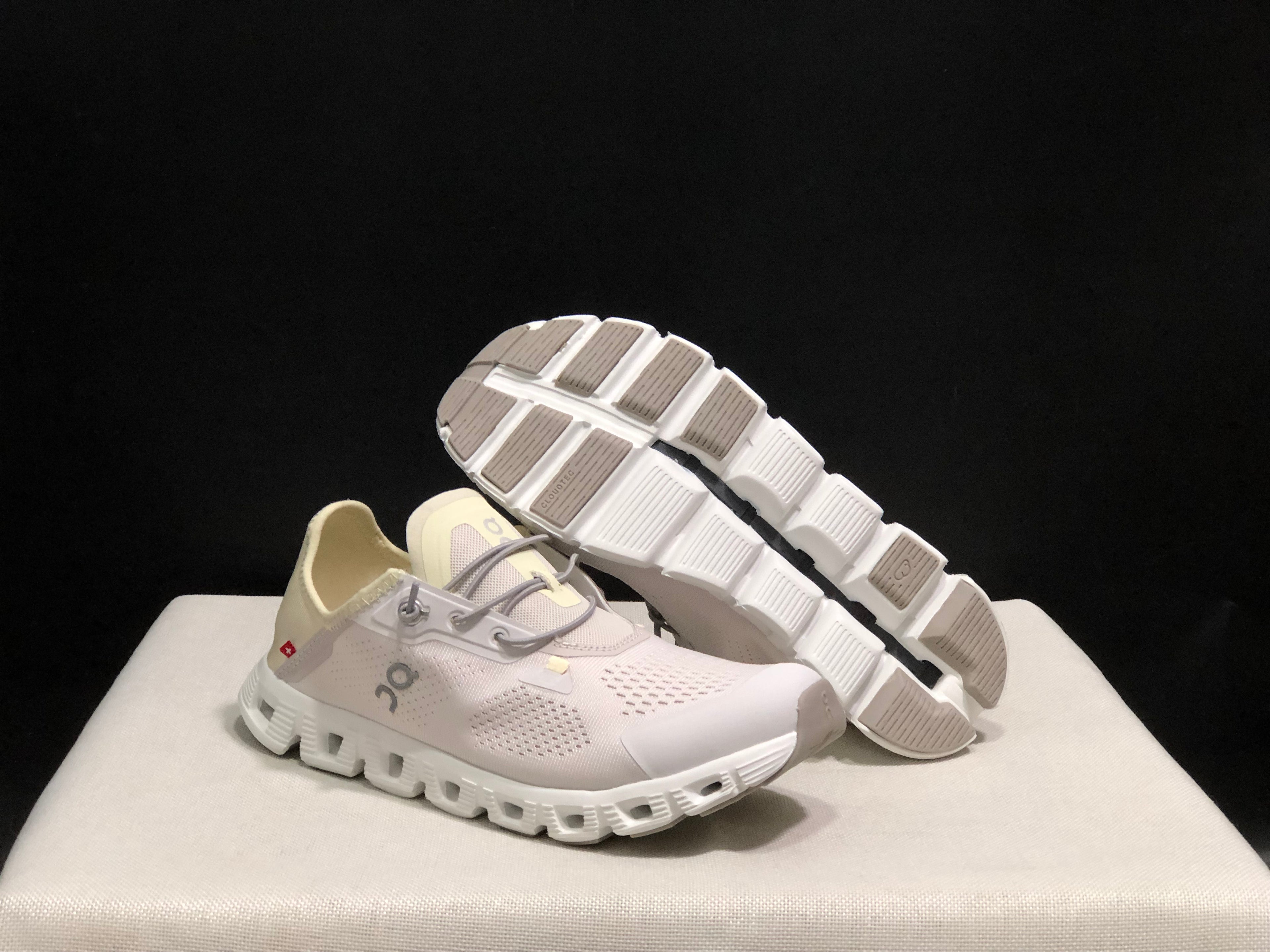 On Running Cloud 5 Coast Convenient And Breathable Running Shoes Cream/Light Yellow