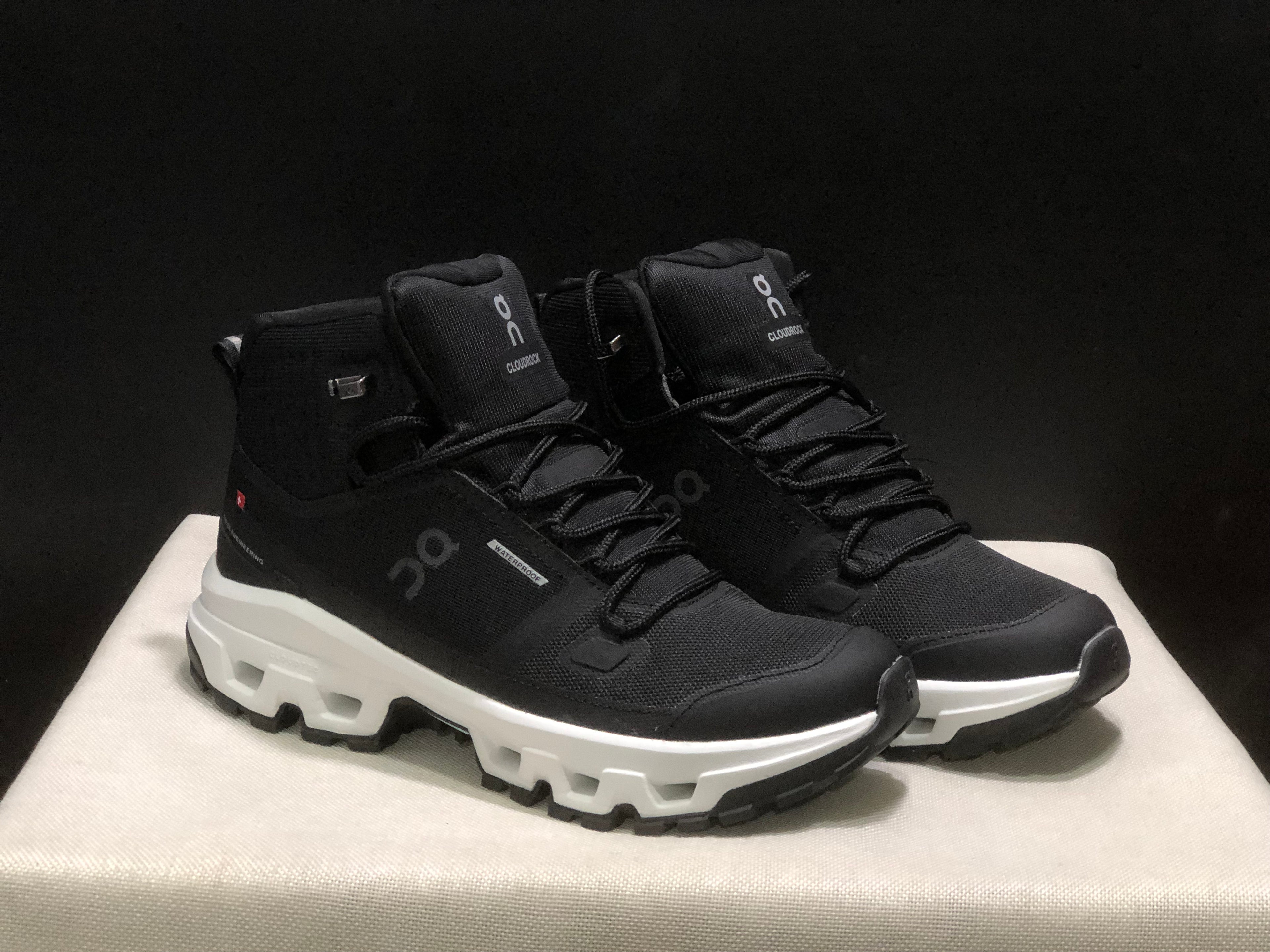 On Running Cloudrock Mid WP High-Top Hiking Shoes Black/White