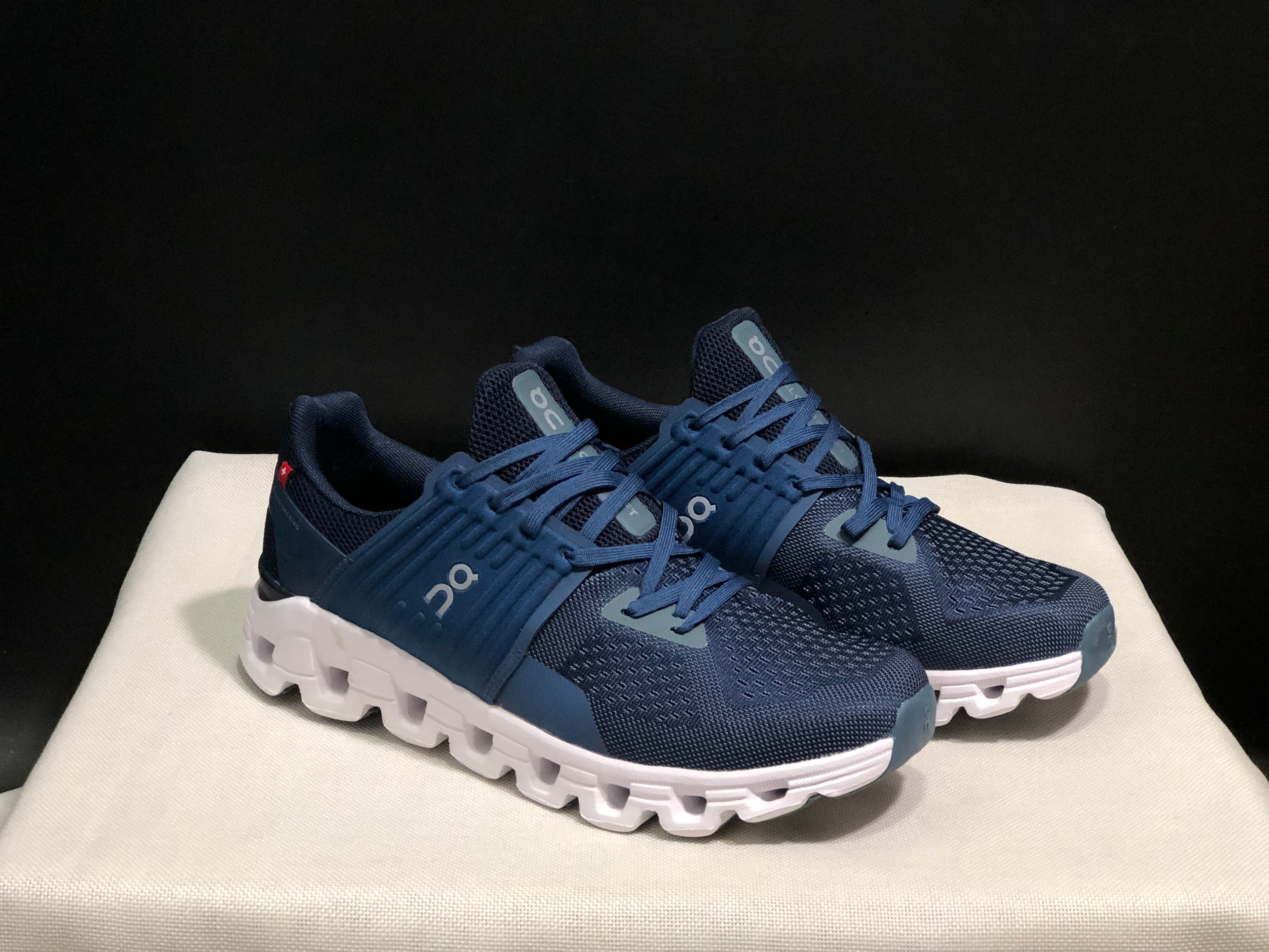 On Running Cloudswift Cushioning Running Shoes Dark Blue/White