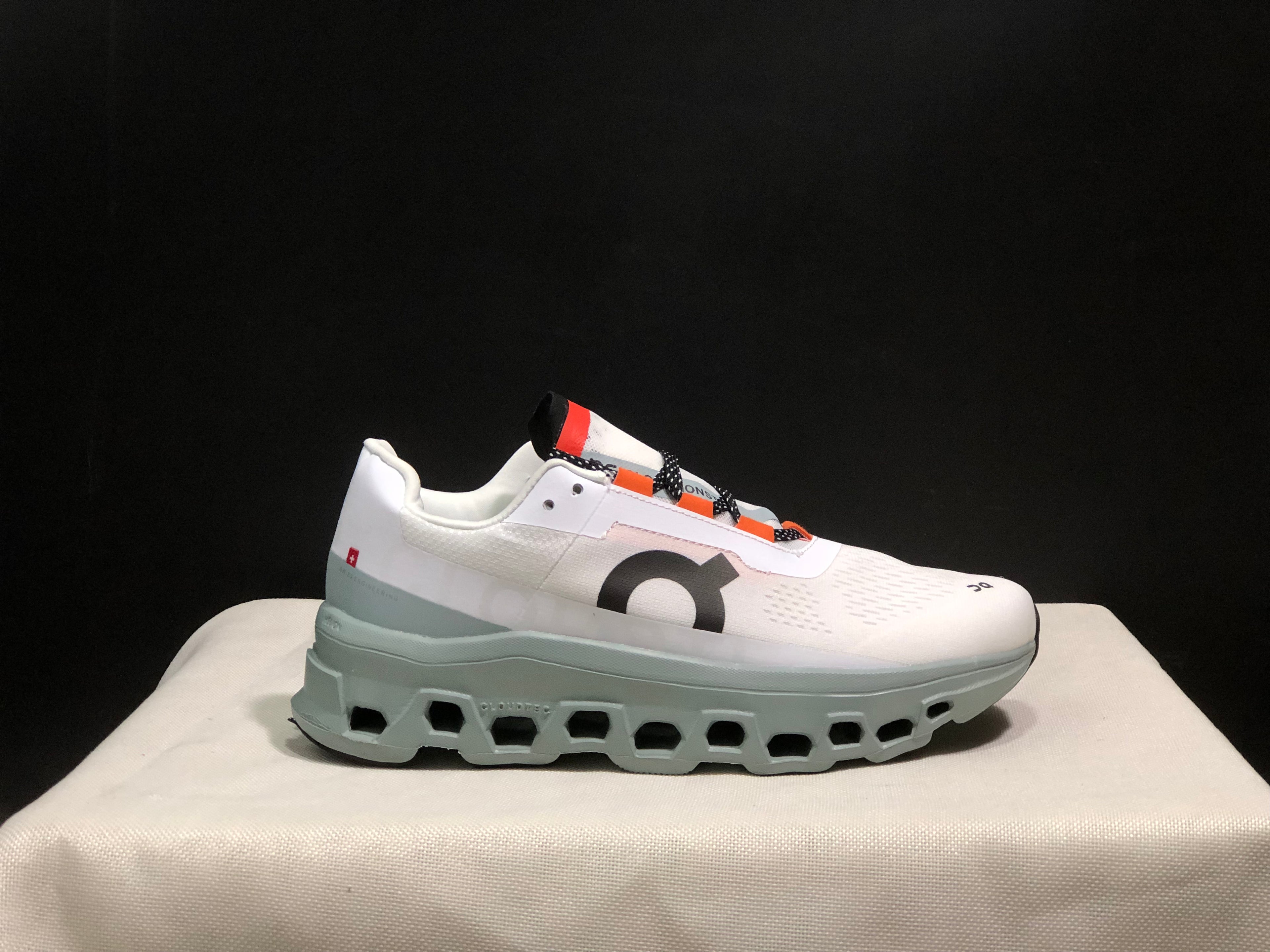On Running Cloudmonster Anti-Slip Running Shoes Frost/Surf
