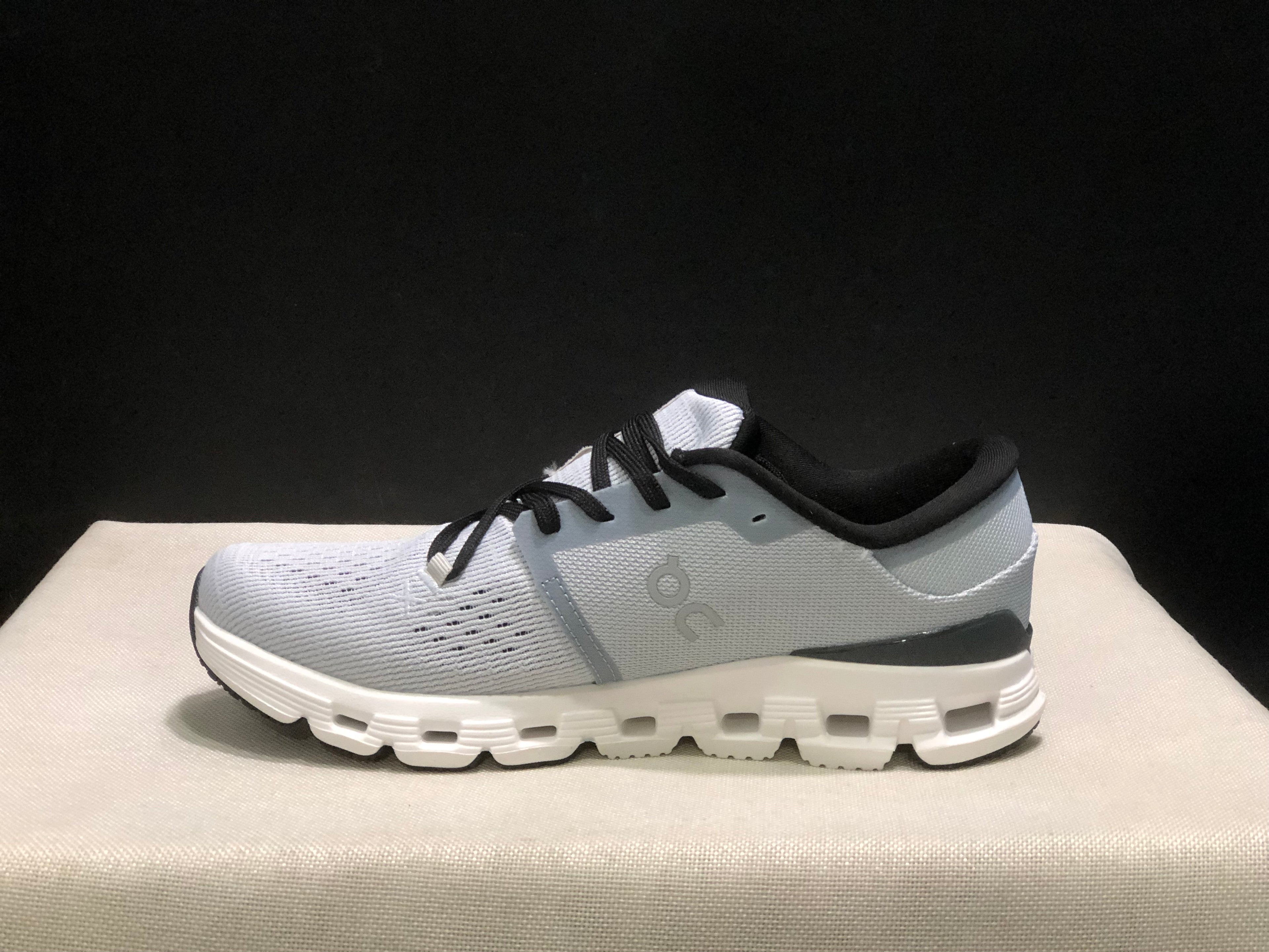 On Running Cloud X4 Comfortable Running Shoes Light Grey/Ivory